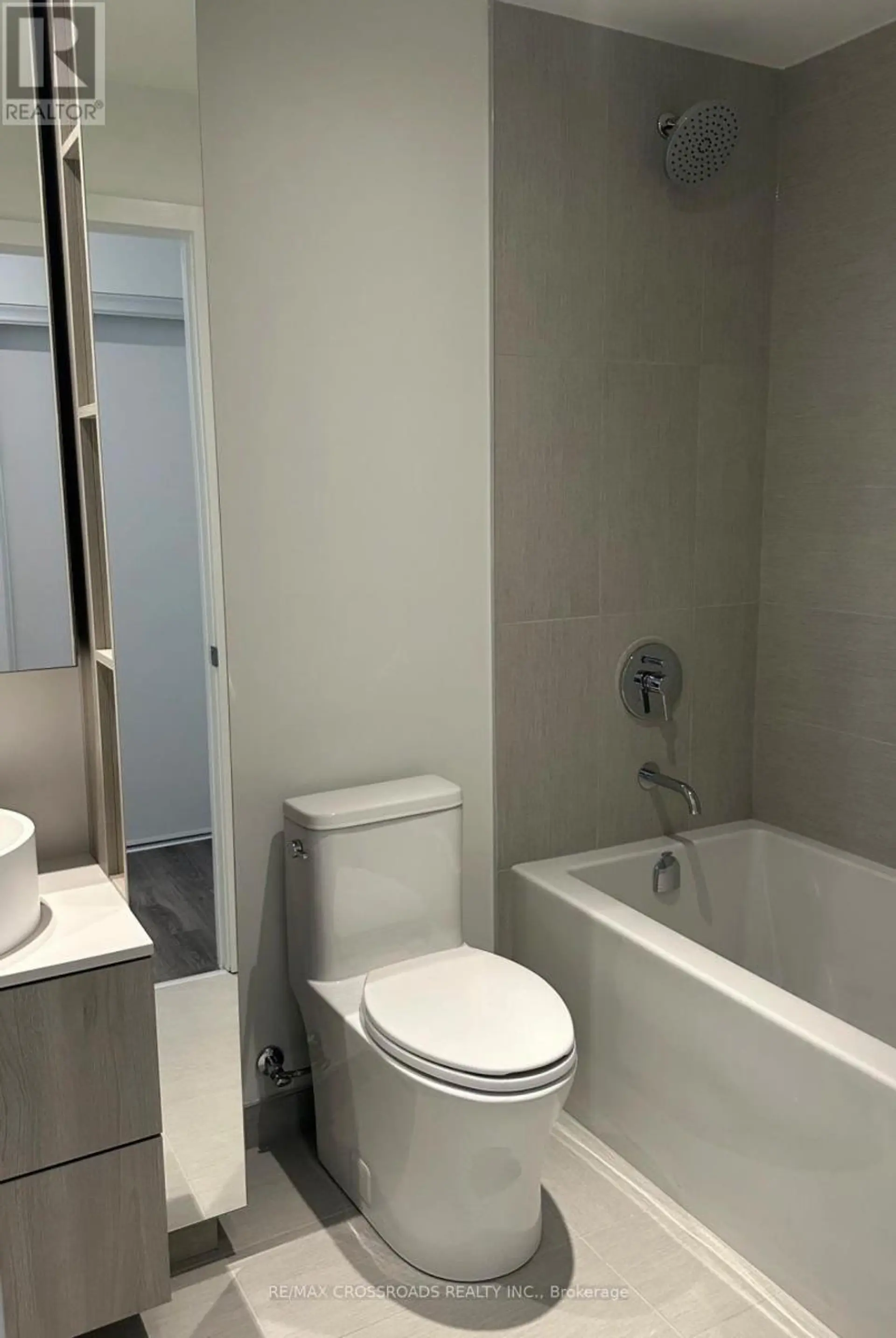 #1804 28 ANN STREET - Image 5