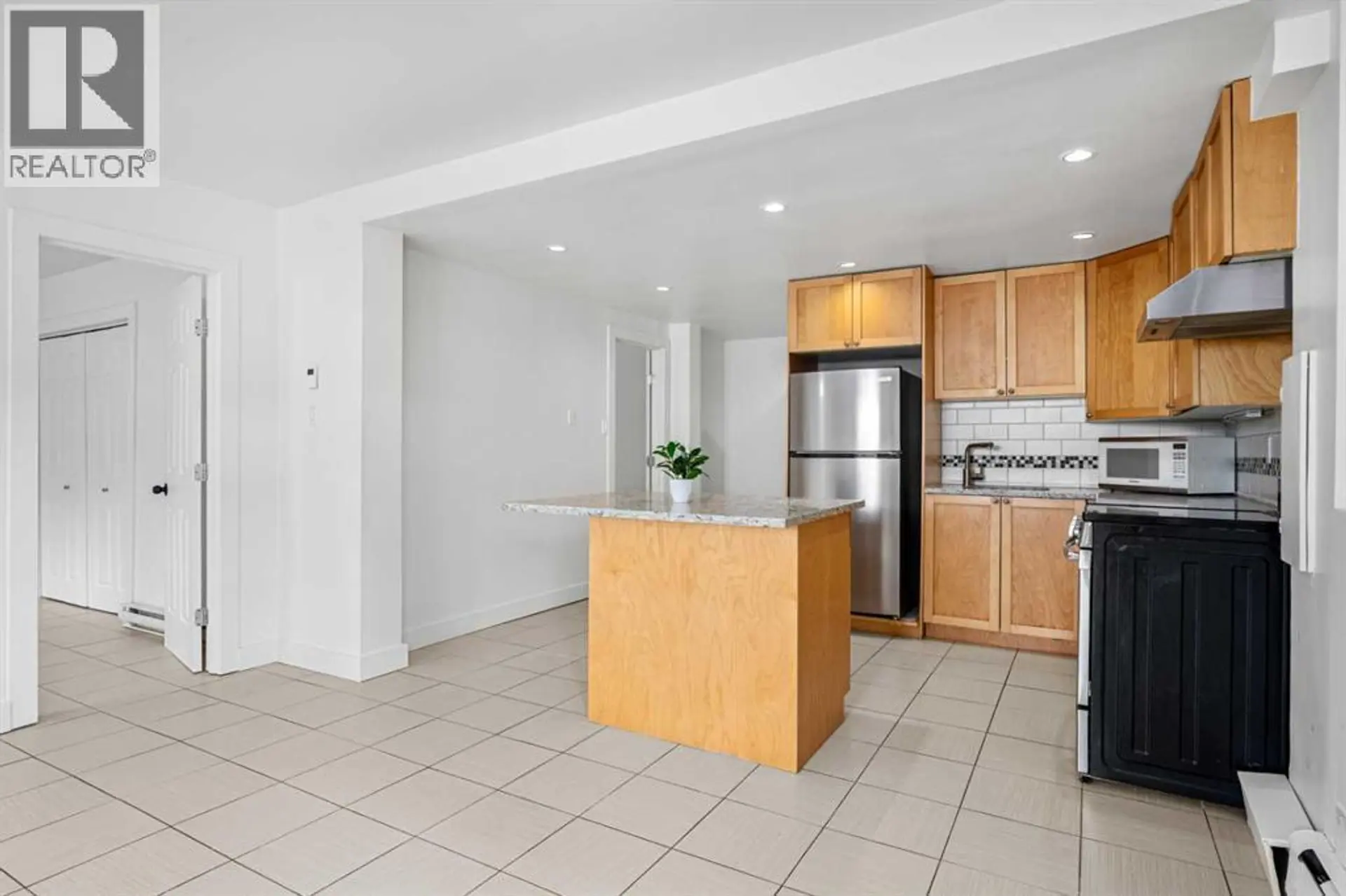 #104 2111 14 Street SW - Image 2
