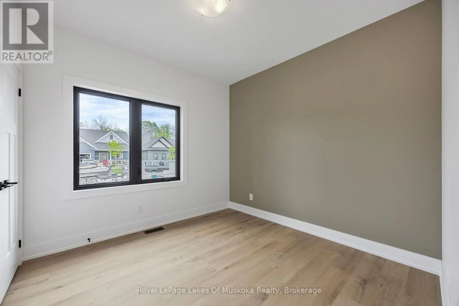 120 BRANDON AVENUE - Image 12
