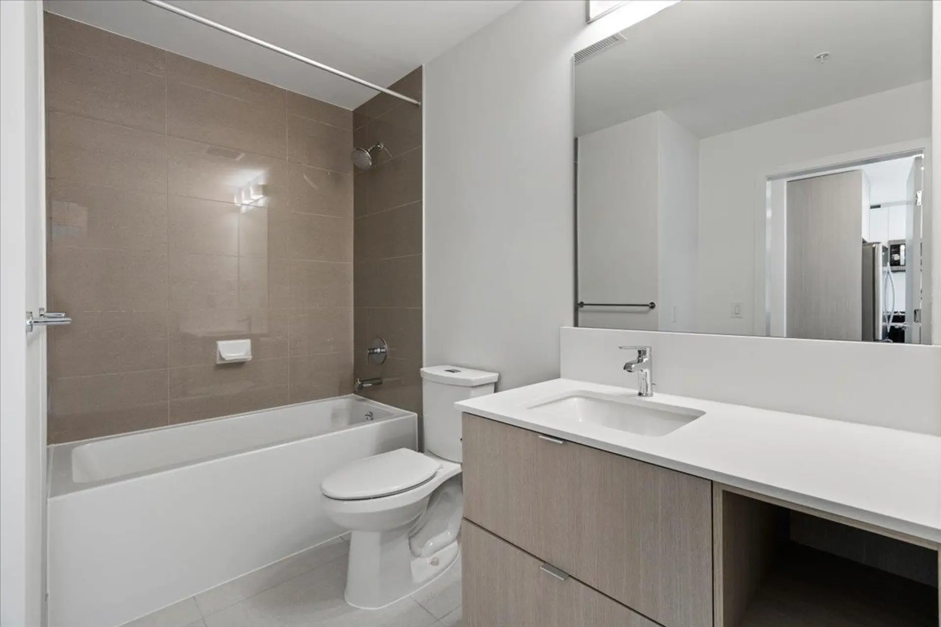 #306 2236 Welcher Avenue - Image 4