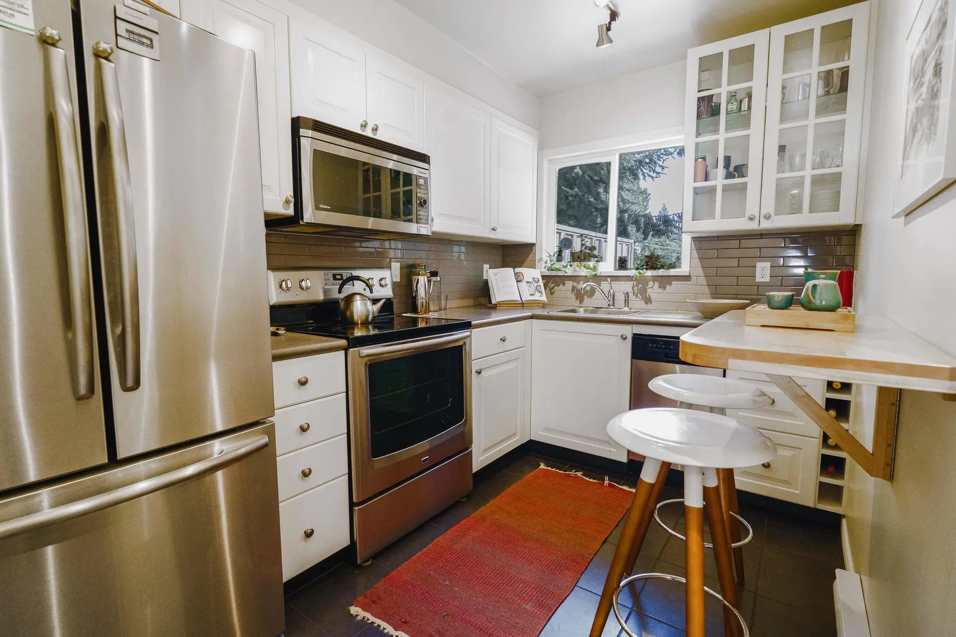 1033-1035 Rosamund Road - Image 5
