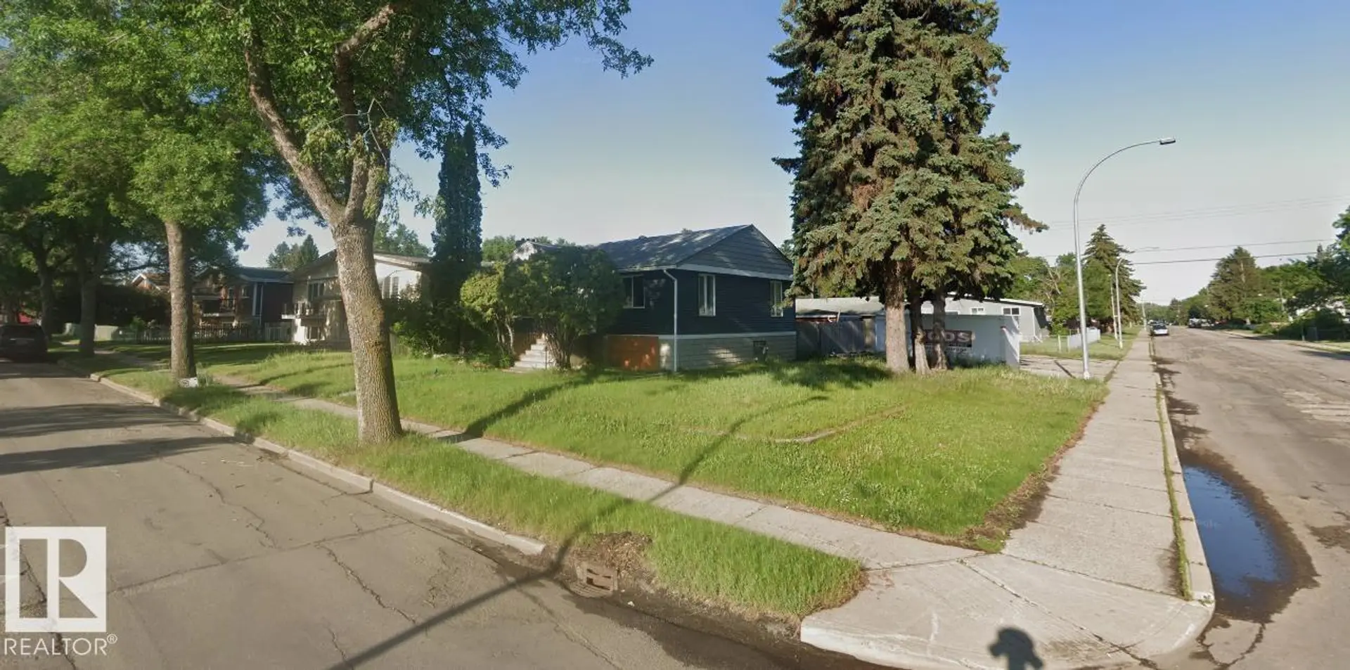 11834 44 ST NW - Image 1