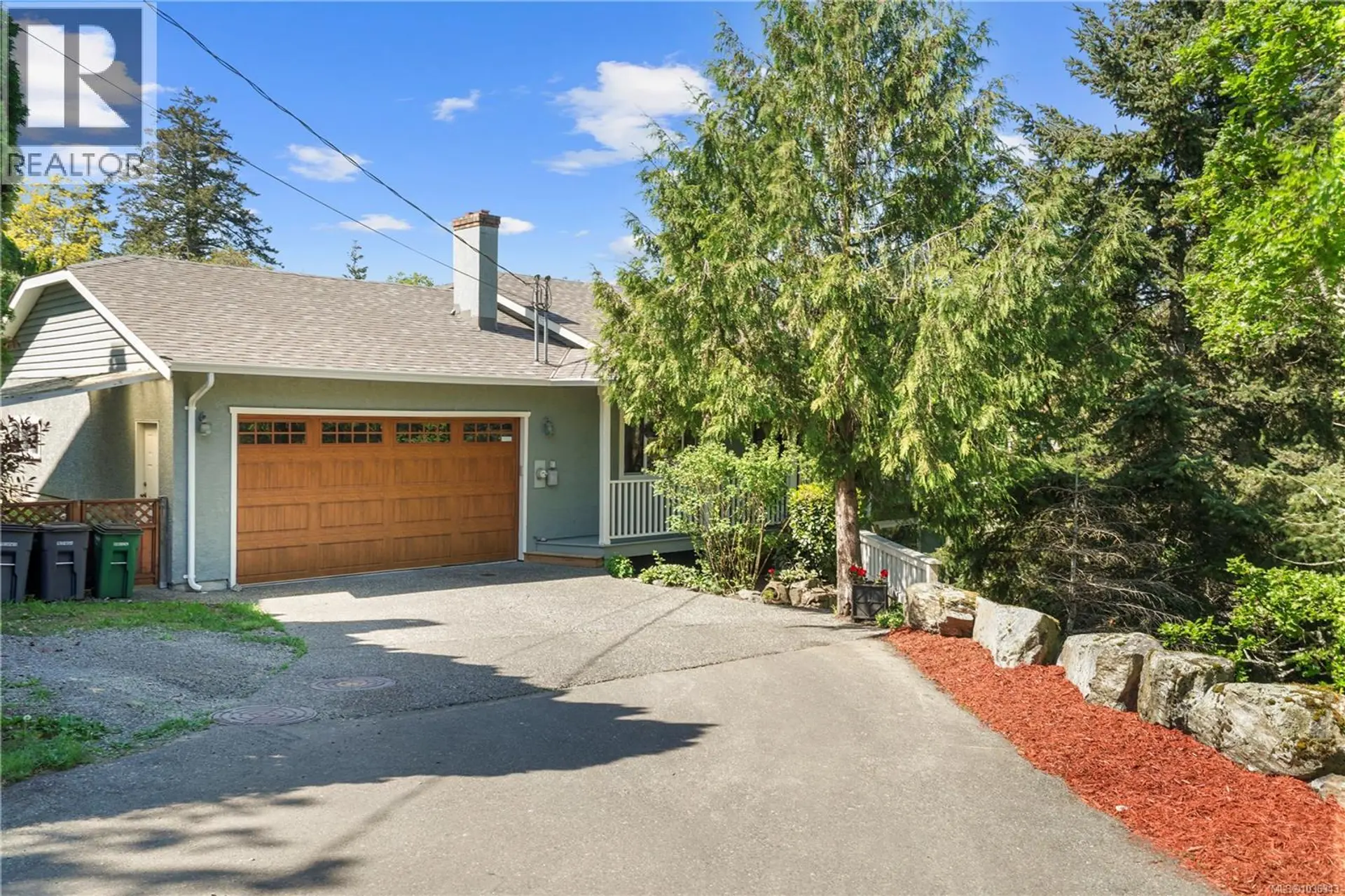 Property at 1071 Hyacinth Ave, Saanich, BC