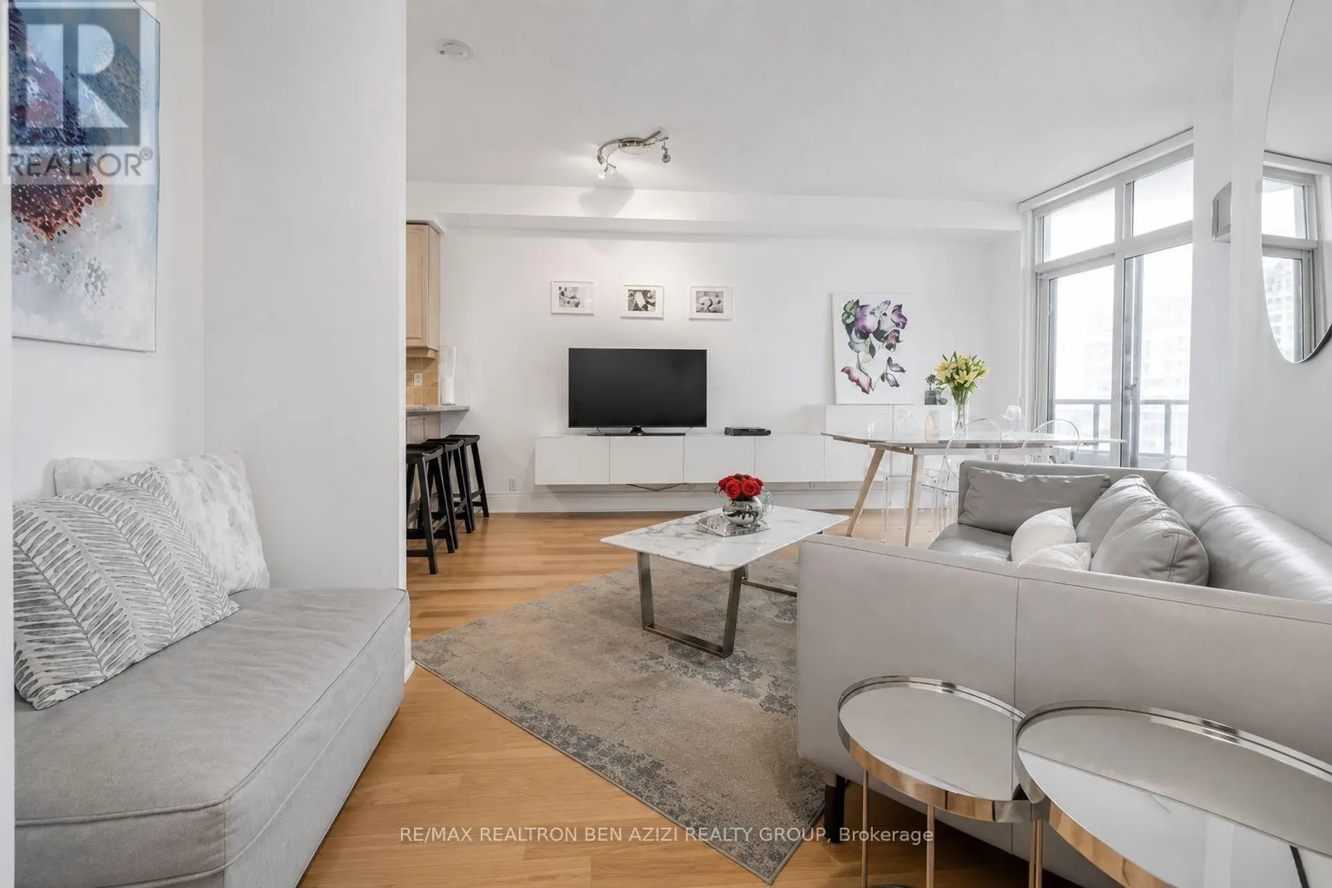 #2324 80 HARRISON GARDEN BOULEVARD - Image 3