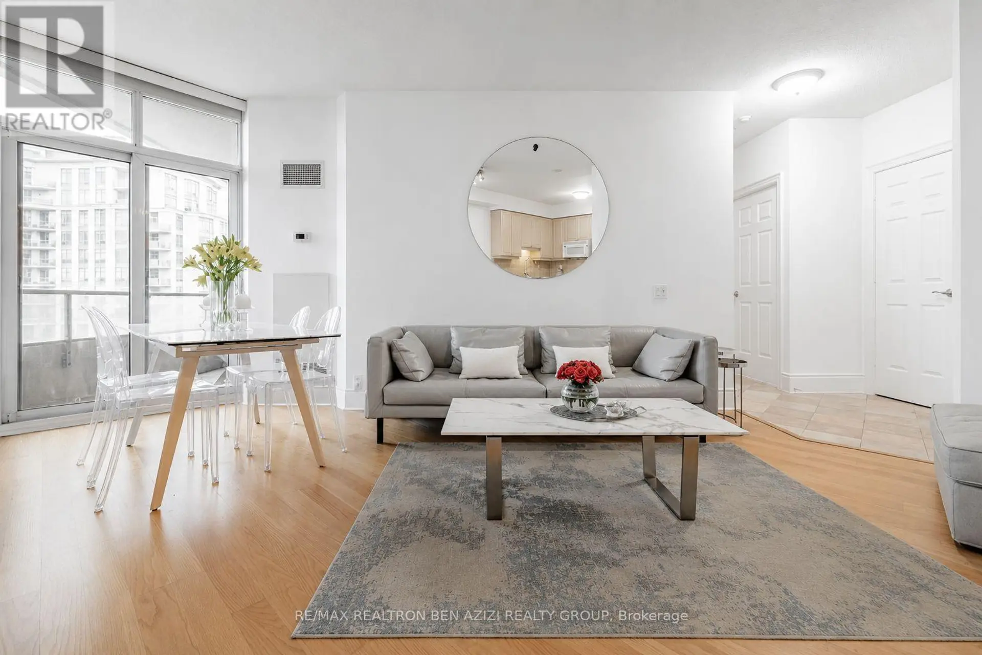 #2324 80 HARRISON GARDEN BOULEVARD - Image 4