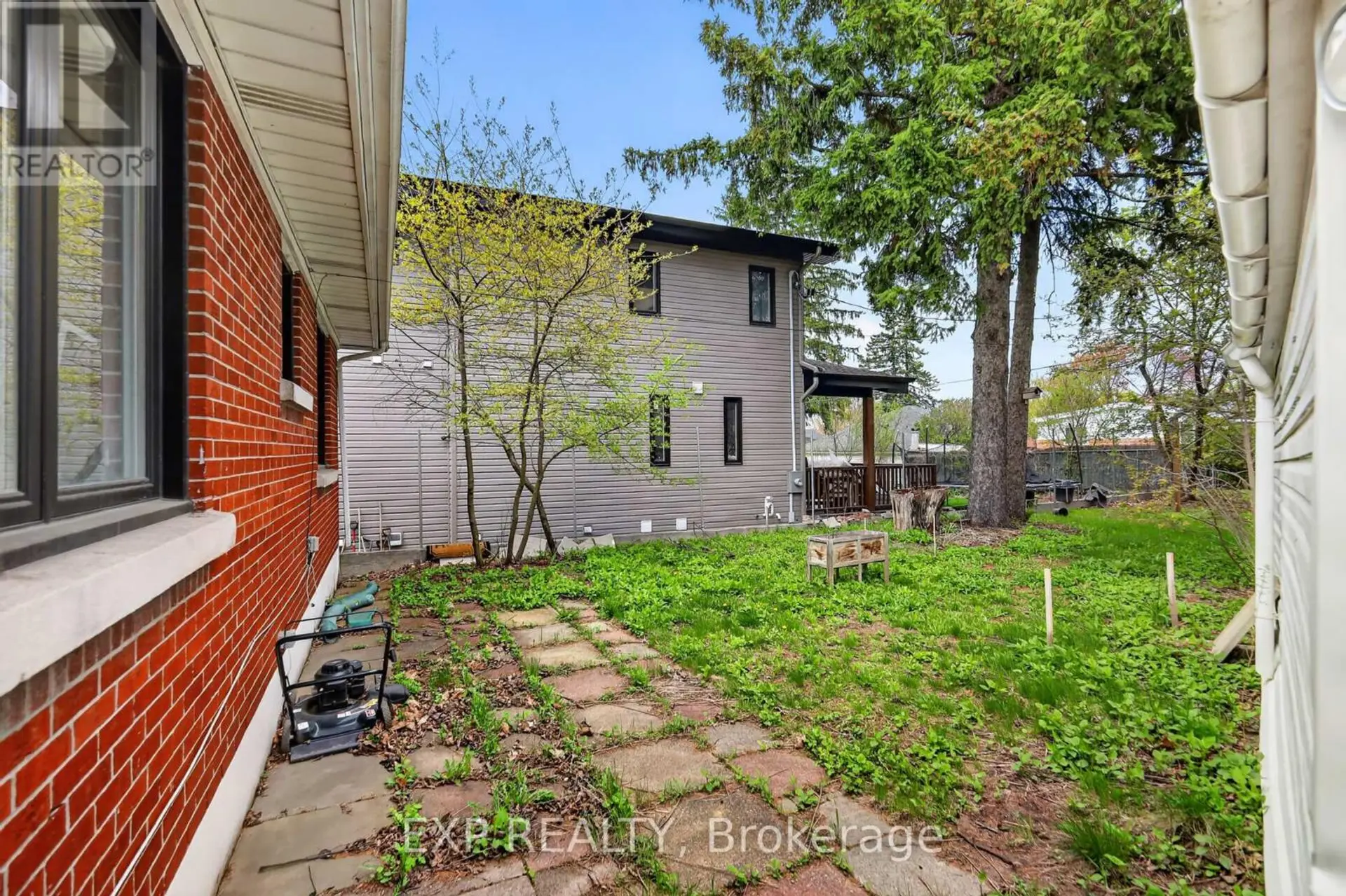 1255 EVANS BOULEVARD N - Image 13