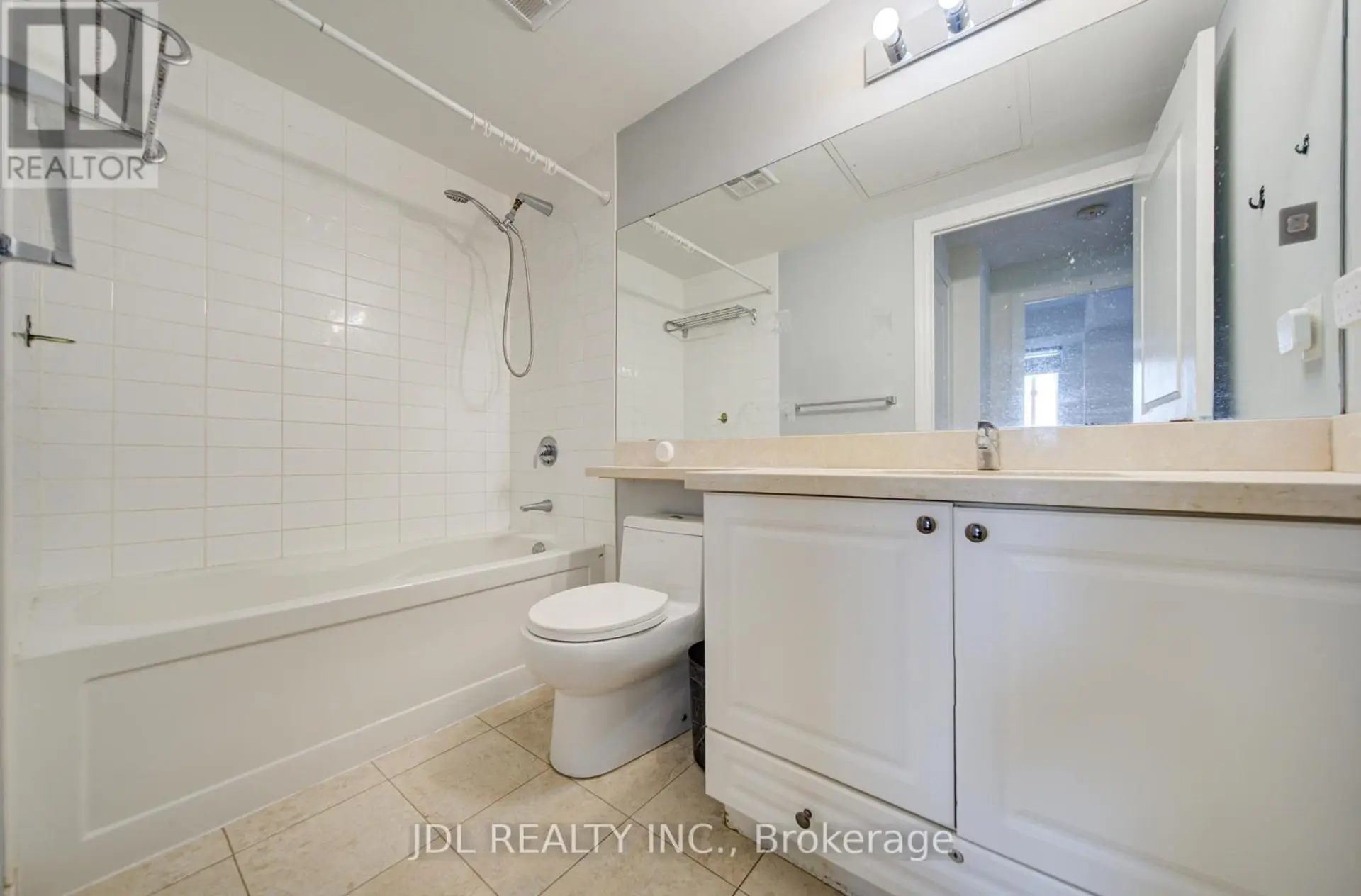 #214 111 UPPER DUKE CRESCENT - Image 8
