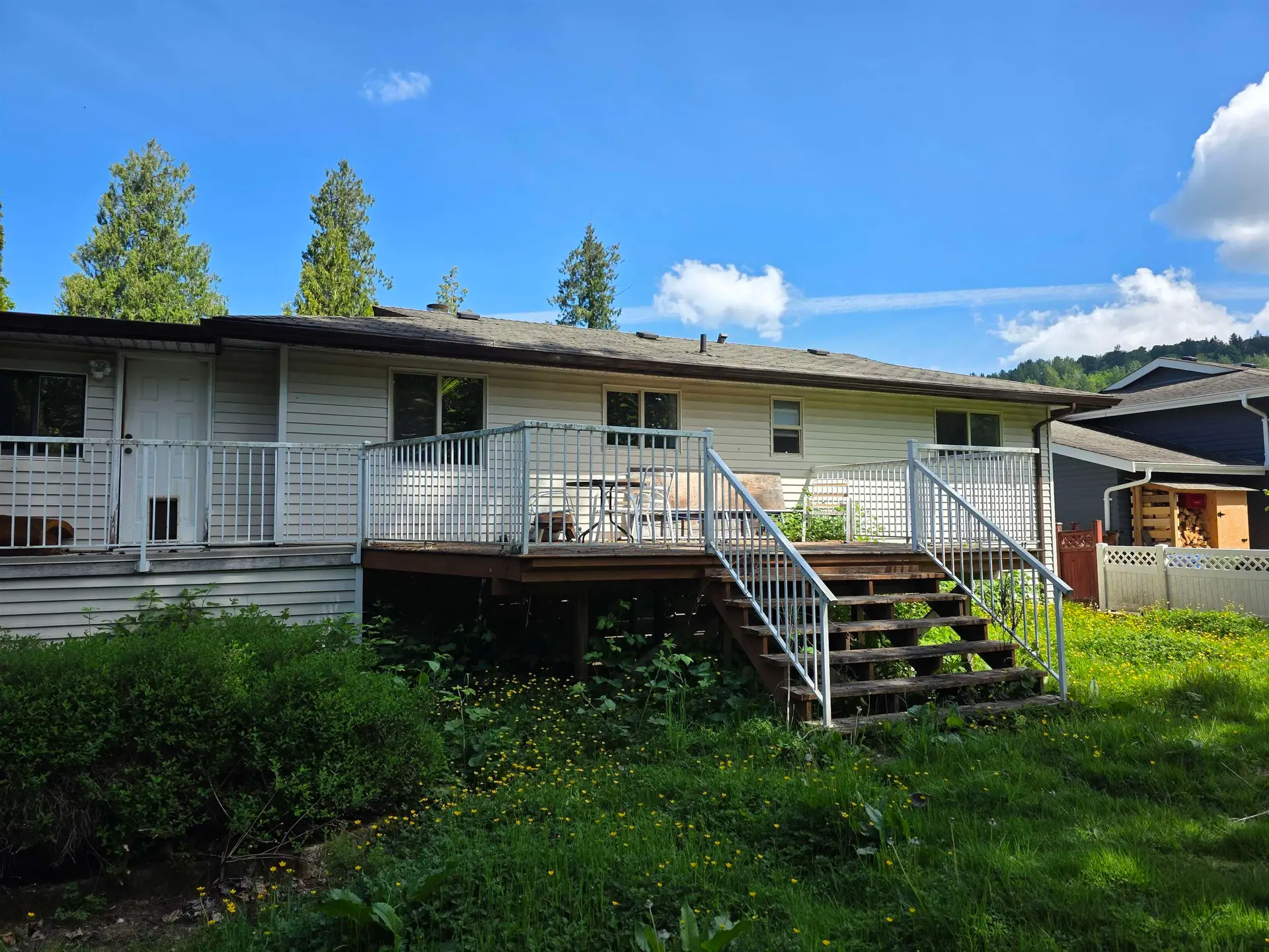 35378 Wells Gray Avenue - Image 2