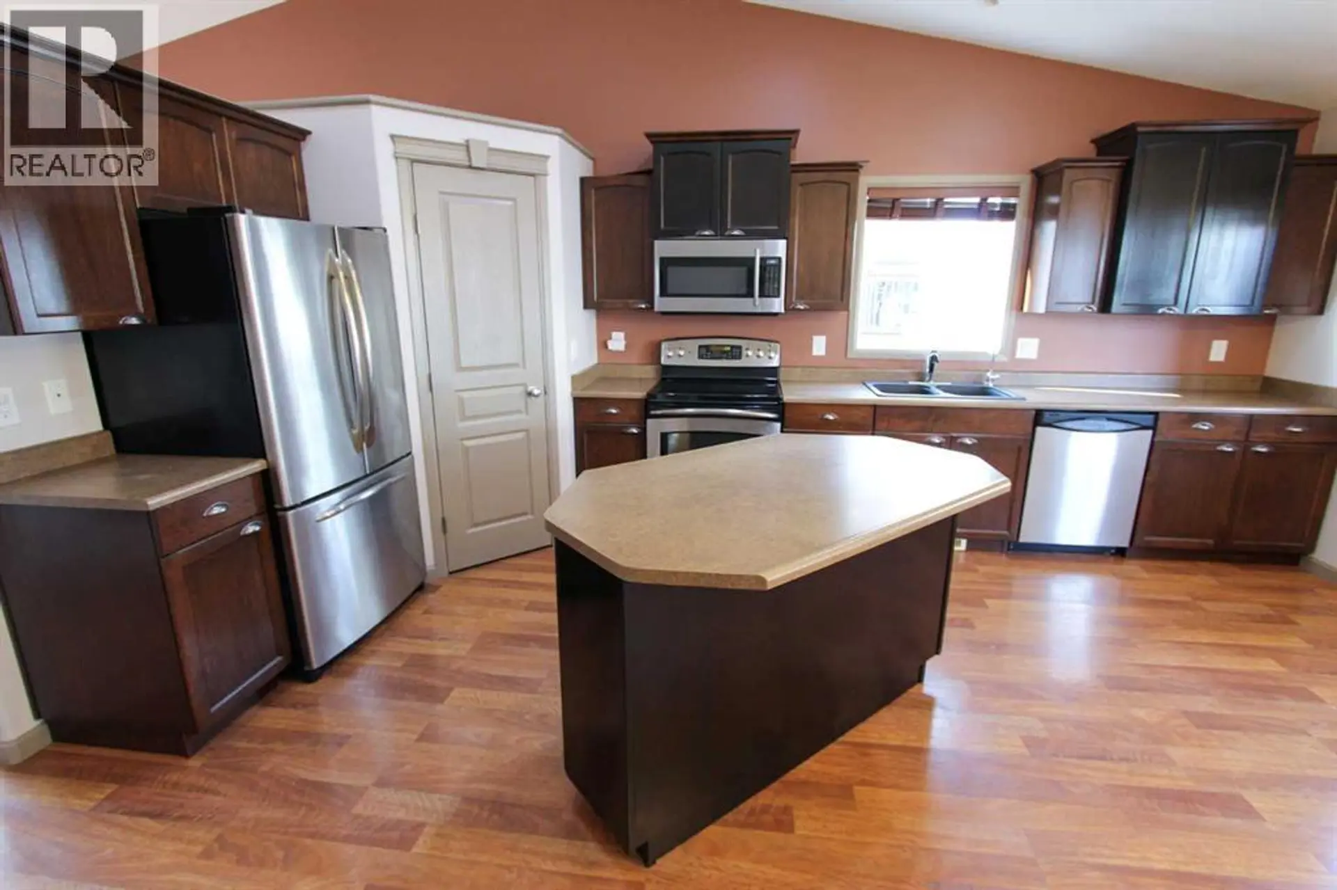 11046 66 Avenue - Image 2