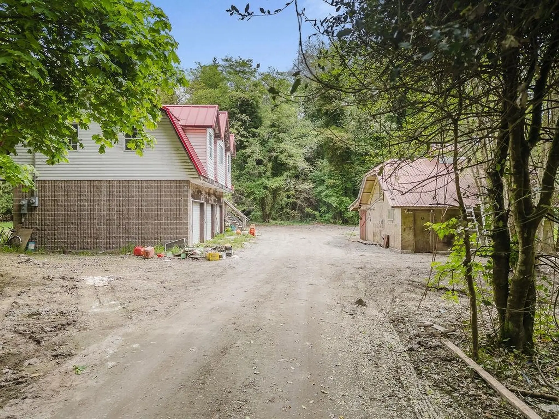 1575 Burton Road - Image 13
