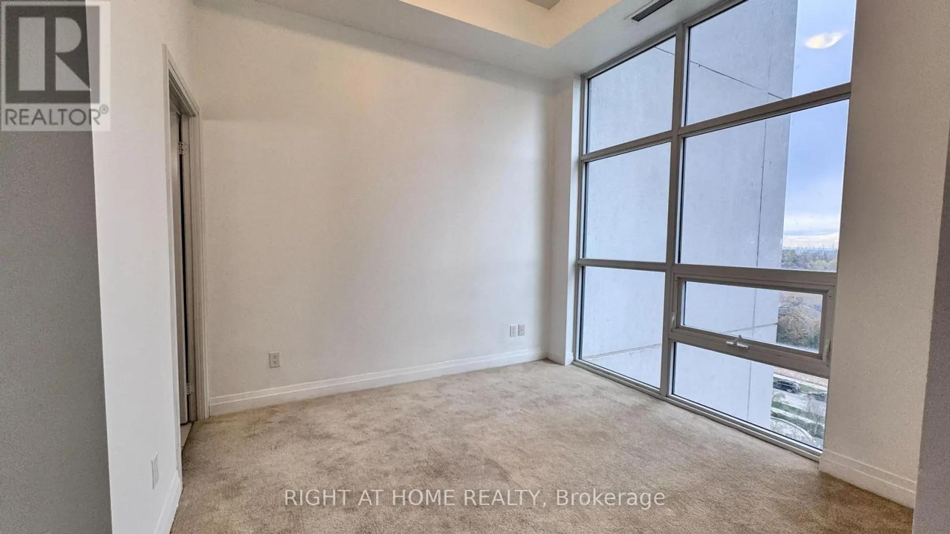 #824 20 MEADOWGLEN PLACE - Image 11