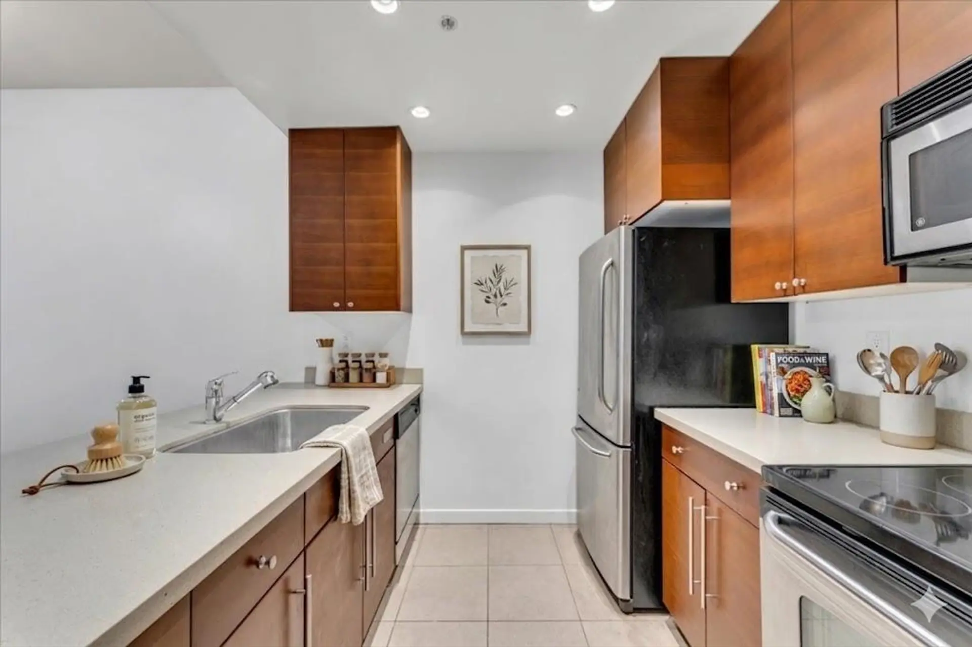 #313 1010 Howe Street - Image 6