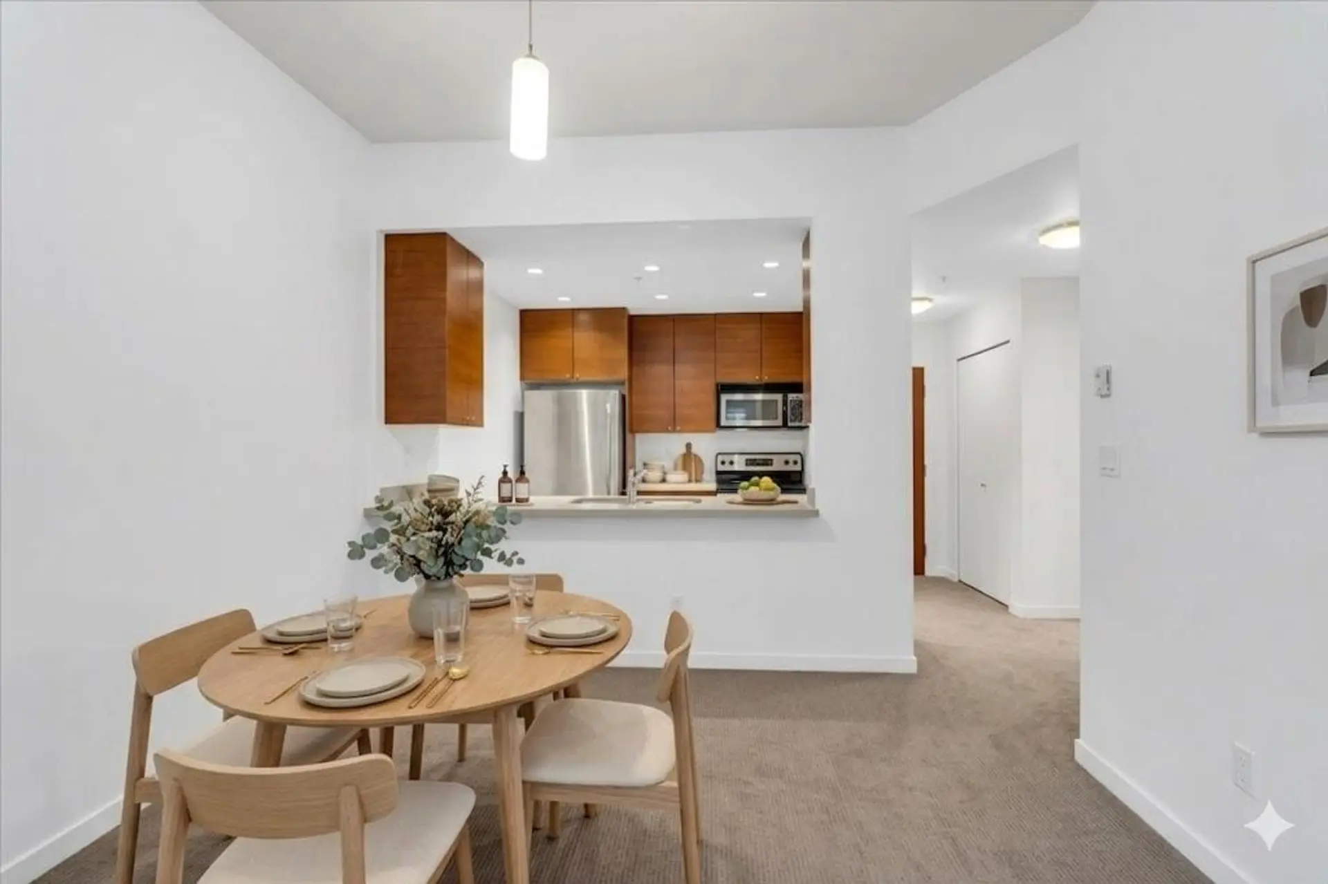#313 1010 Howe Street - Image 3