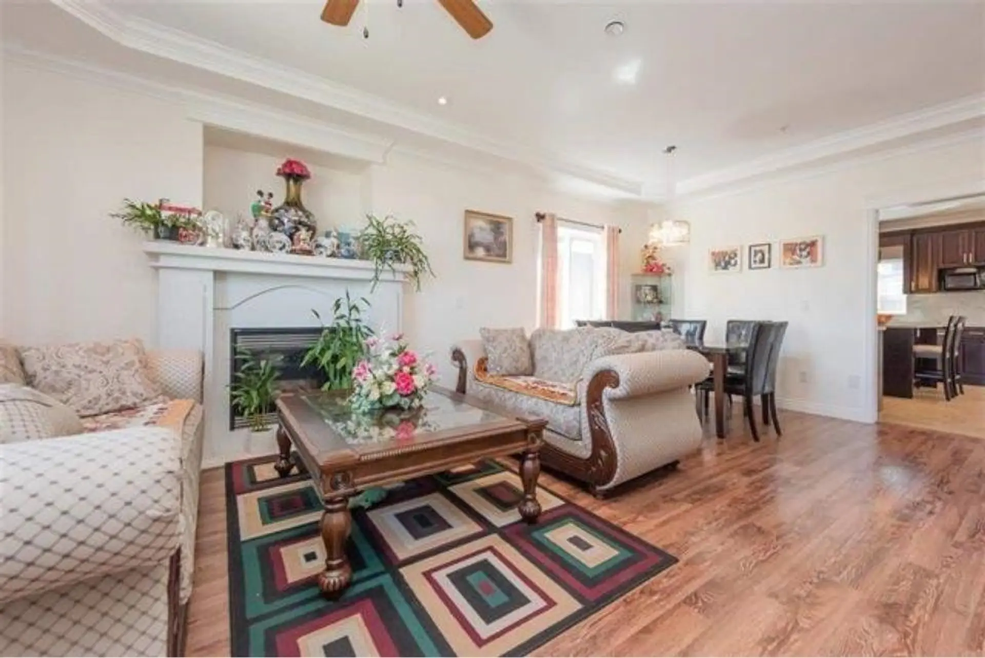 2208 E 41st Avenue - Image 4