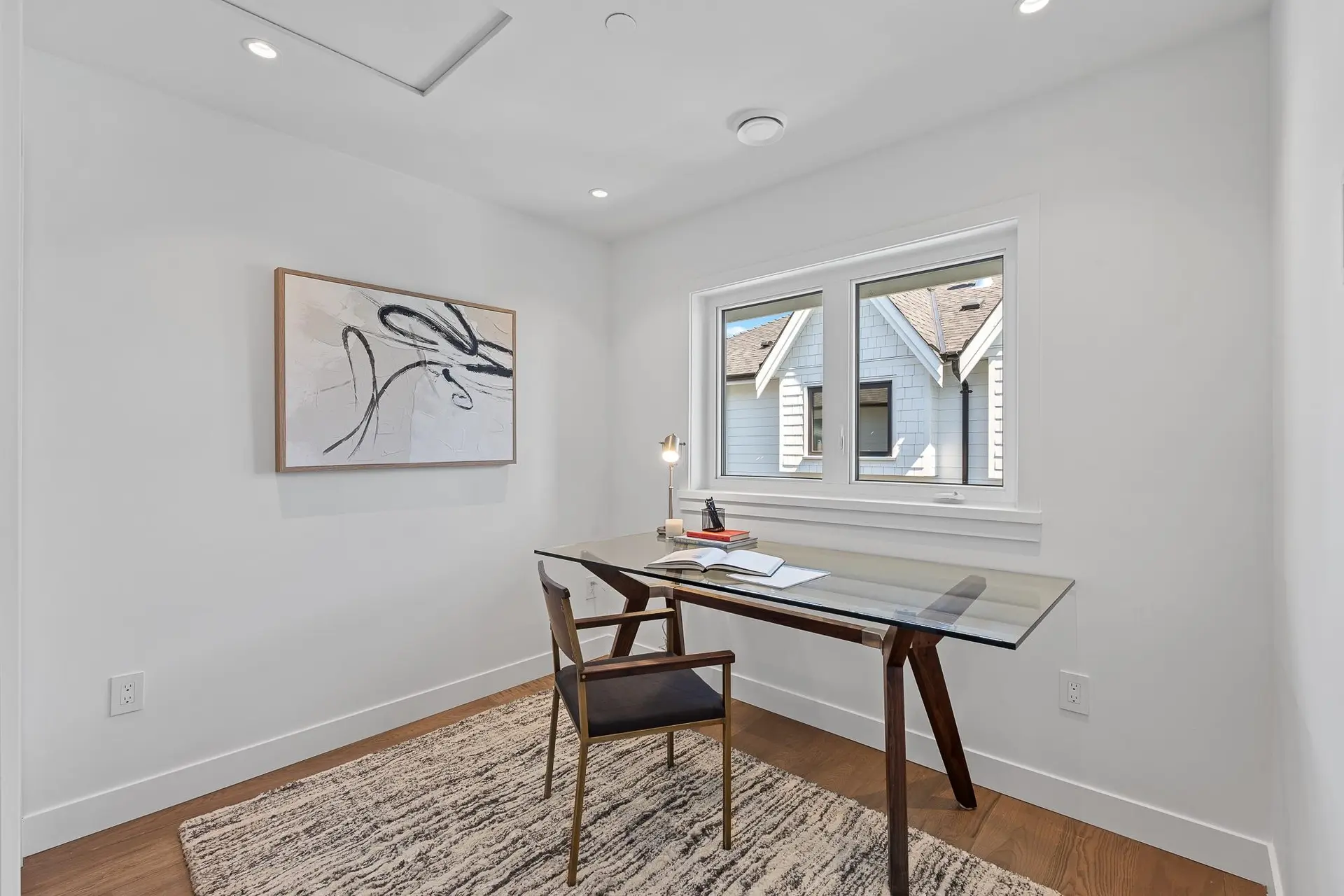#4 1860 Moore Avenue - Image 16