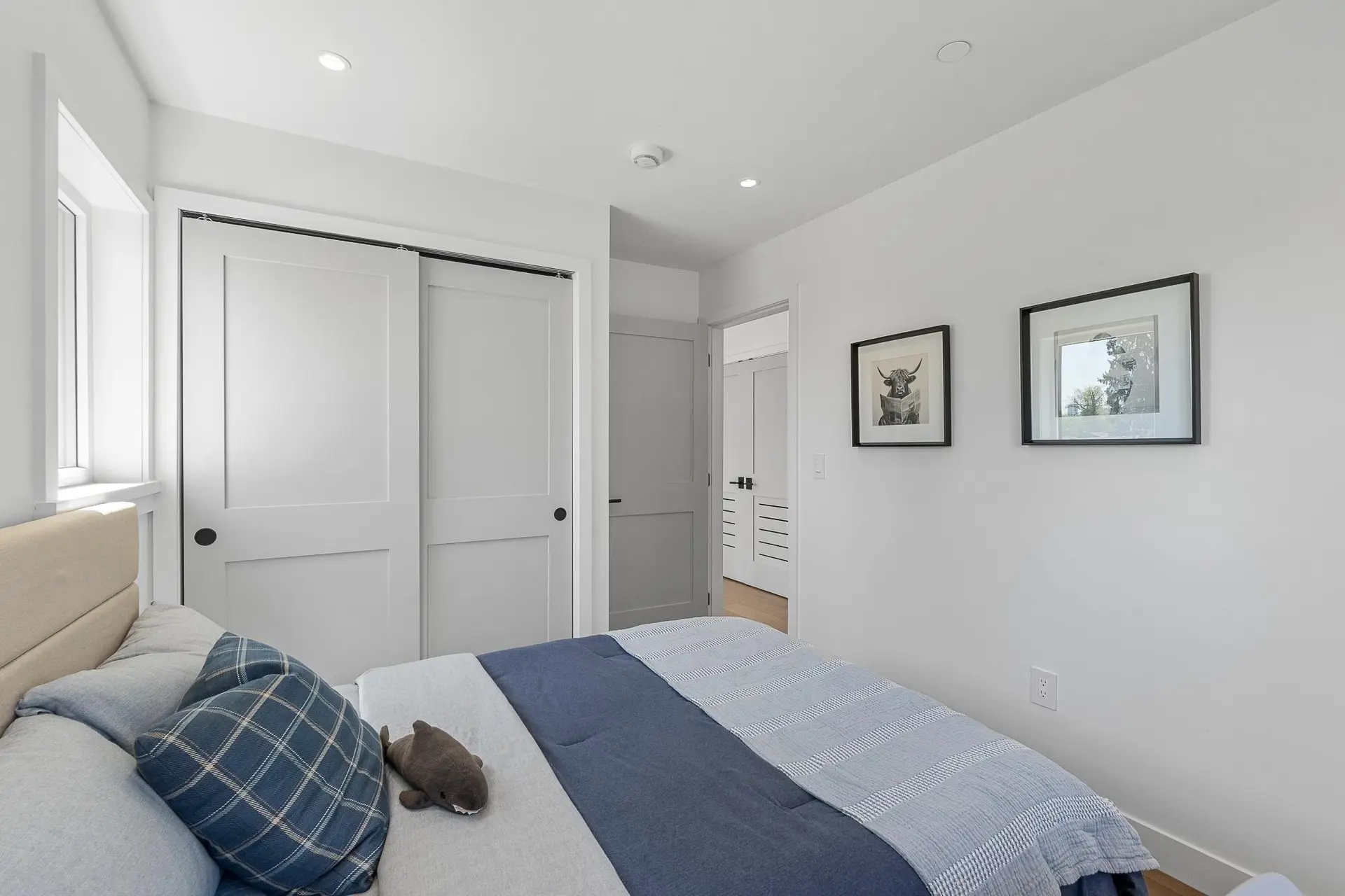 #4 1860 Moore Avenue - Image 14