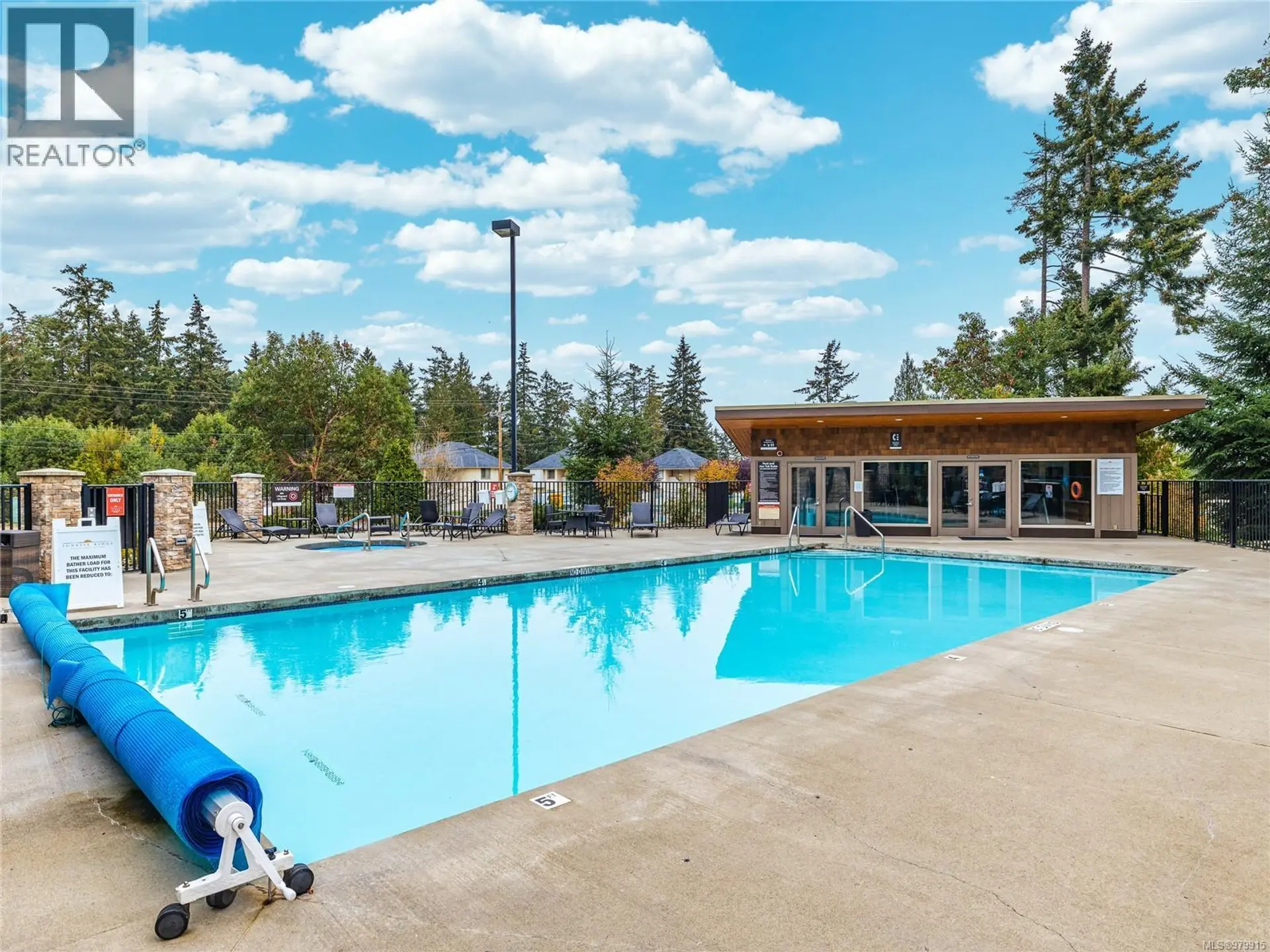 Property at #106 1175 Resort Dr, Parksville, BC