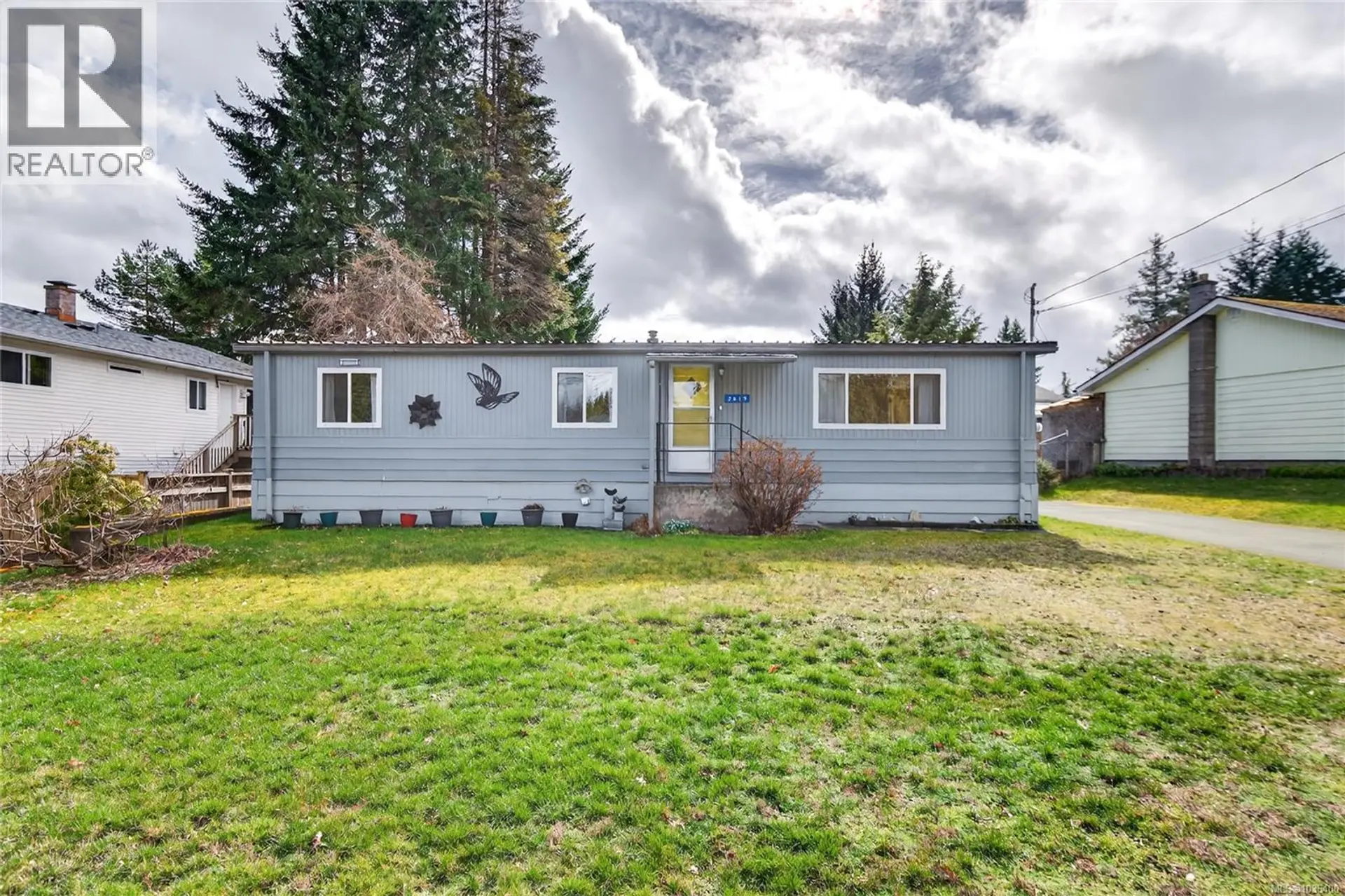 Property at 2619 Ulverston Ave, Cumberland, BC