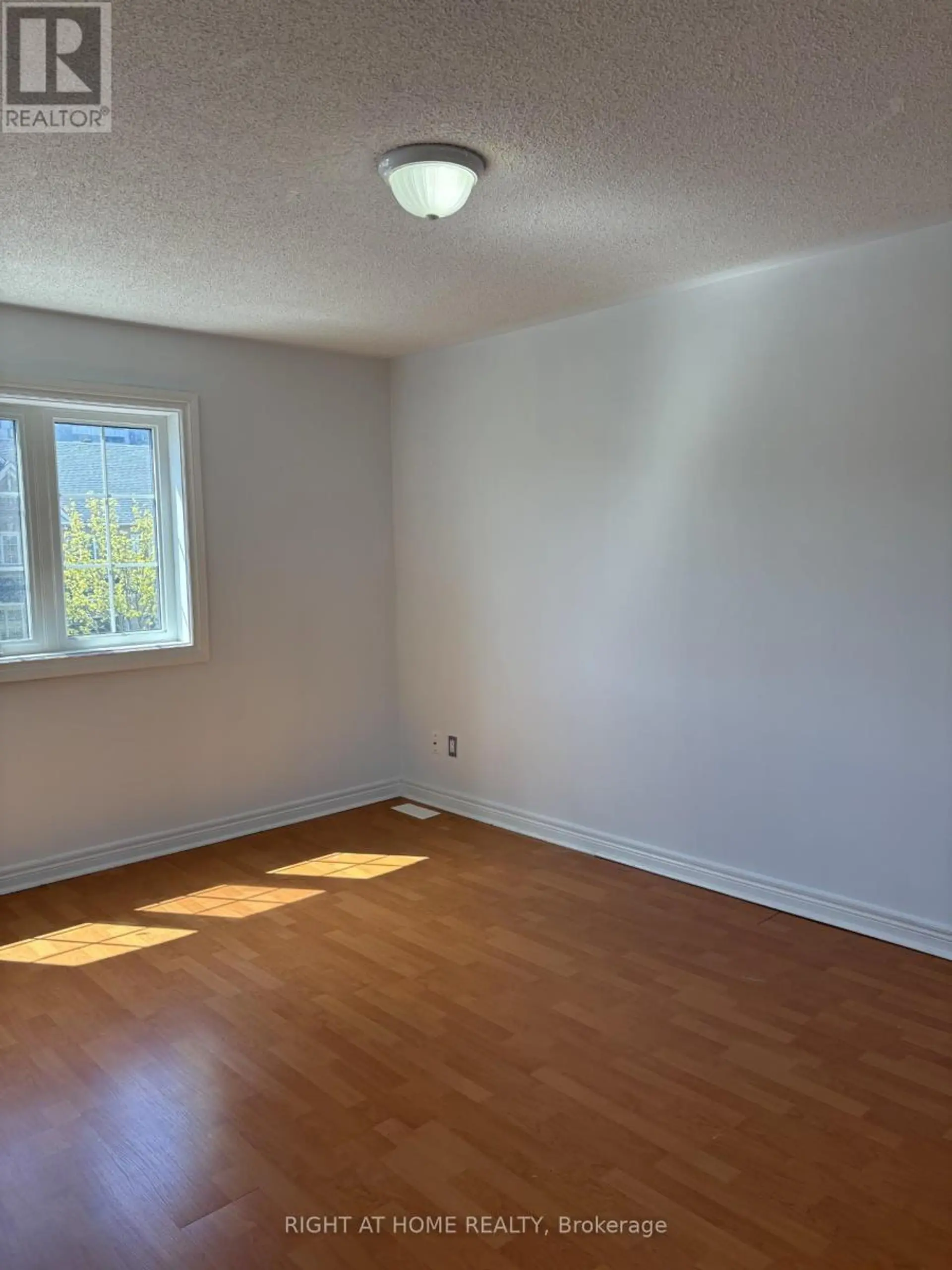 48 GRAND VALLEY BOULEVARD - Image 9