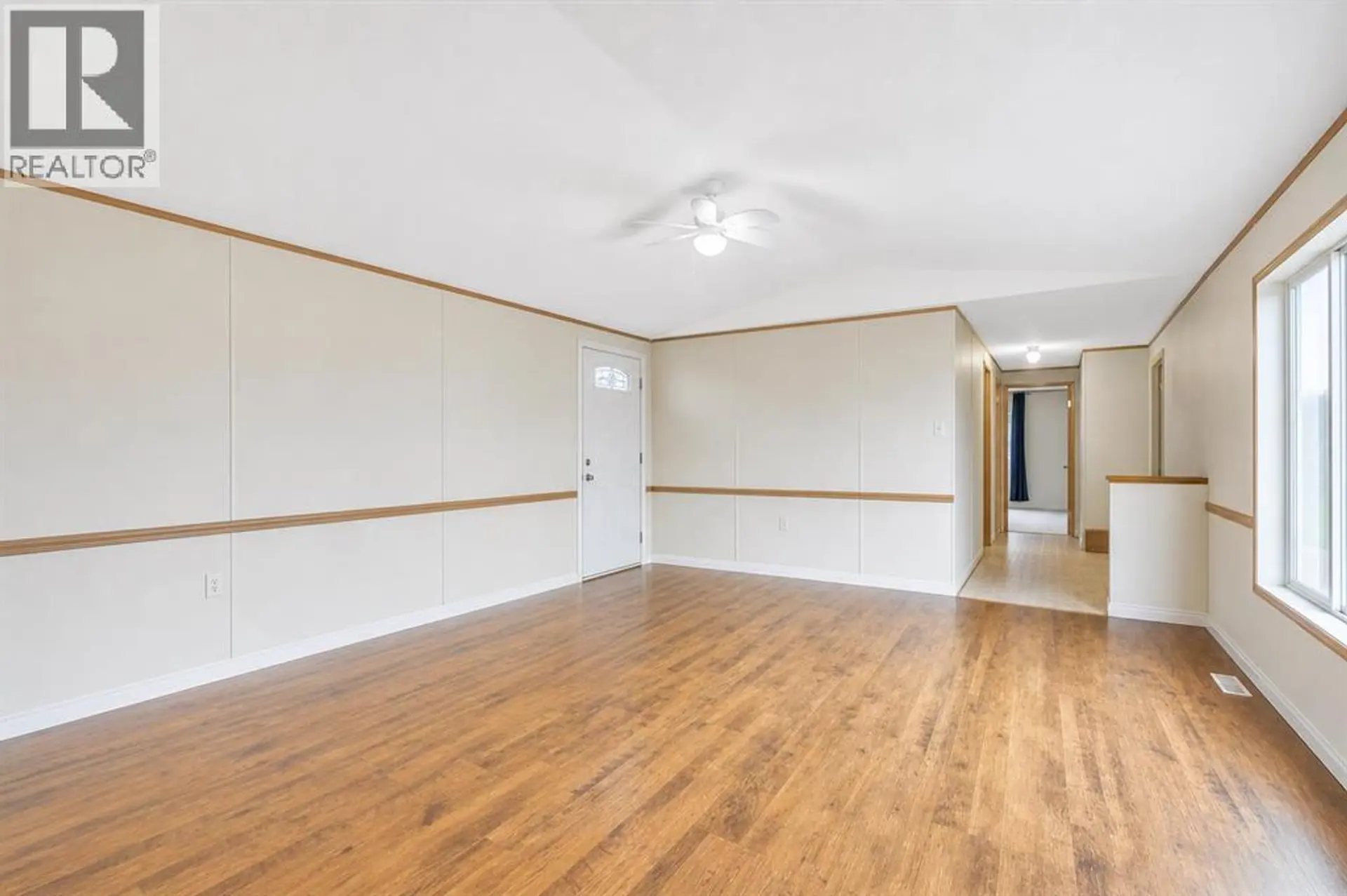 863 Brentwood Crescent - Image 4