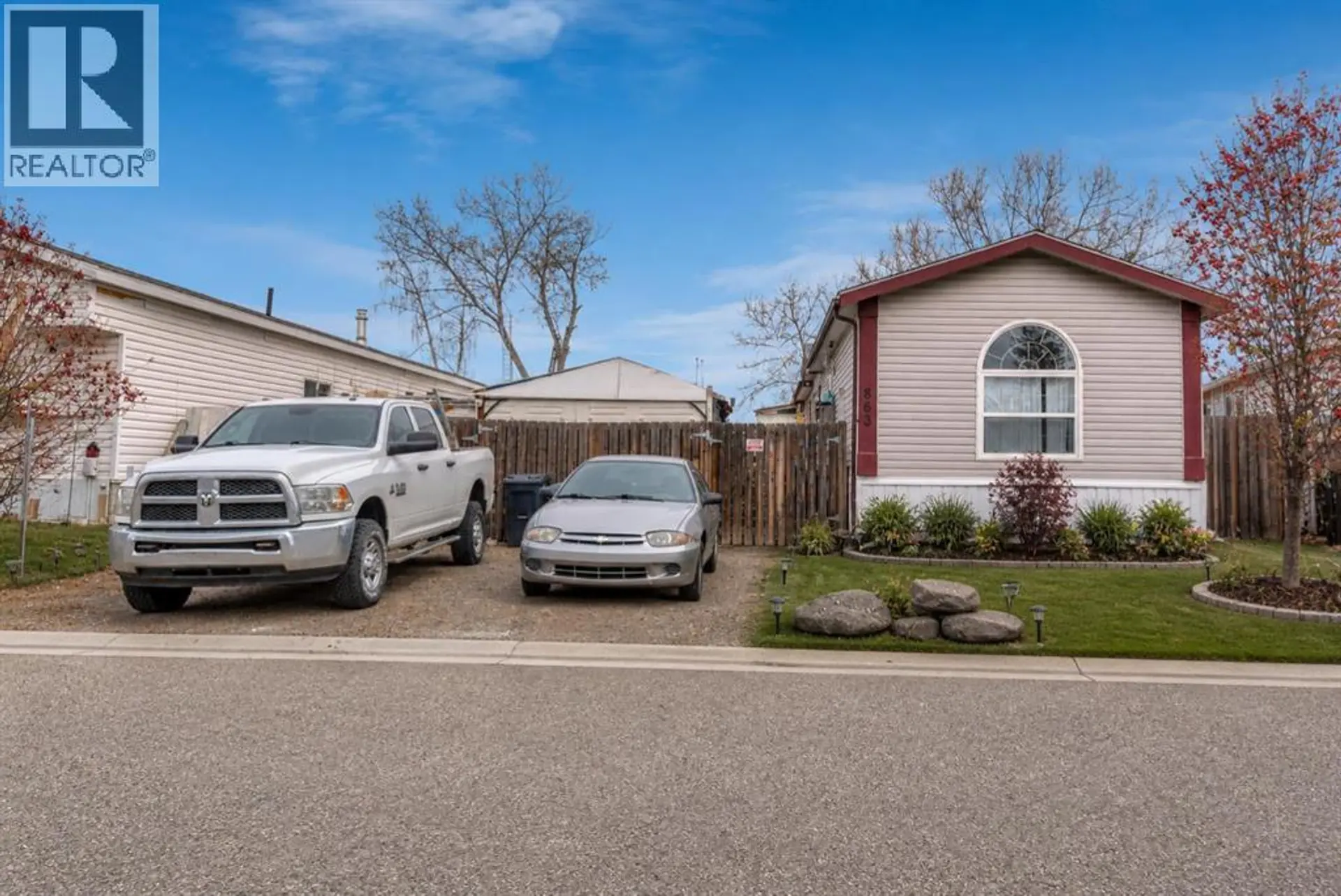 863 Brentwood Crescent - Image 2