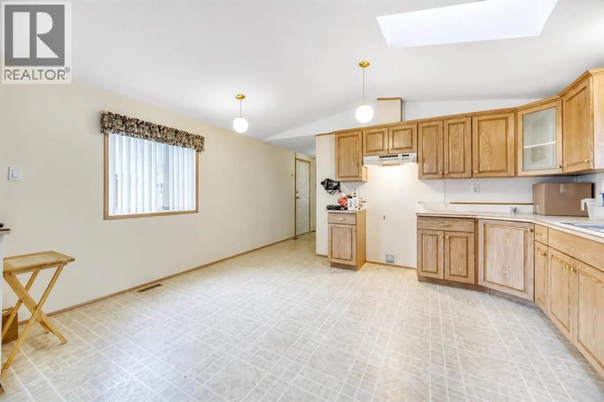 863 Brentwood Crescent - Image 9
