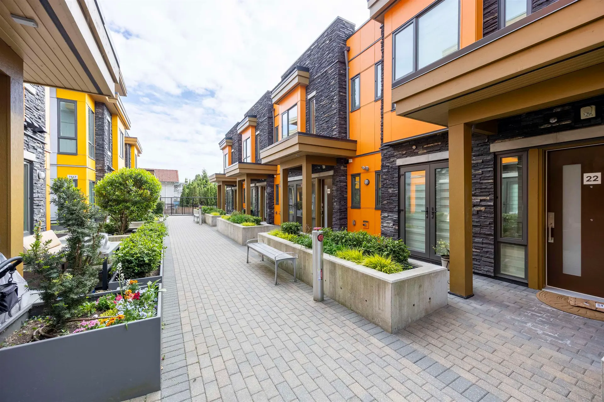 #23 7565 Oak Street - Image 3