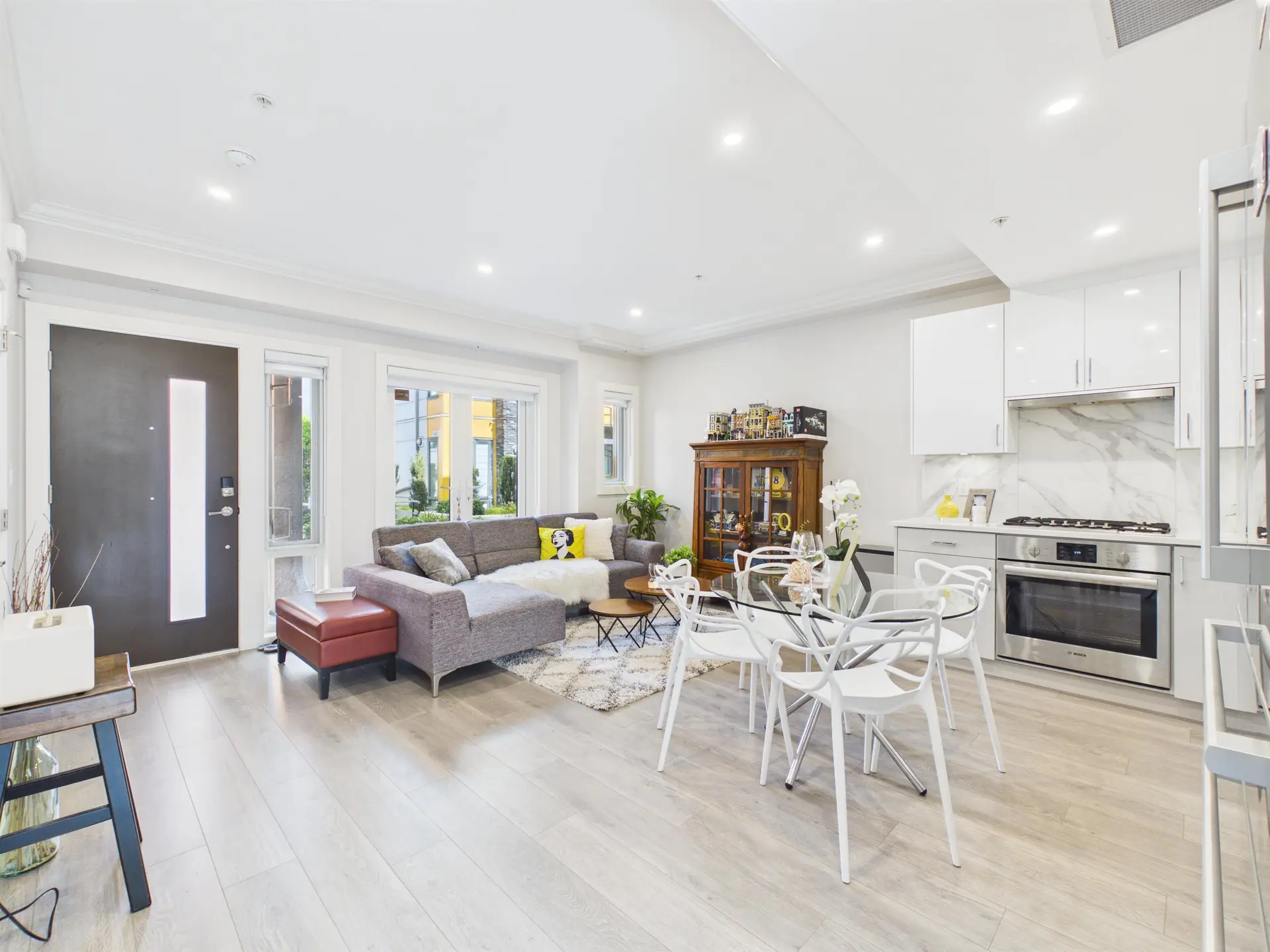 #23 7565 Oak Street - Image 9