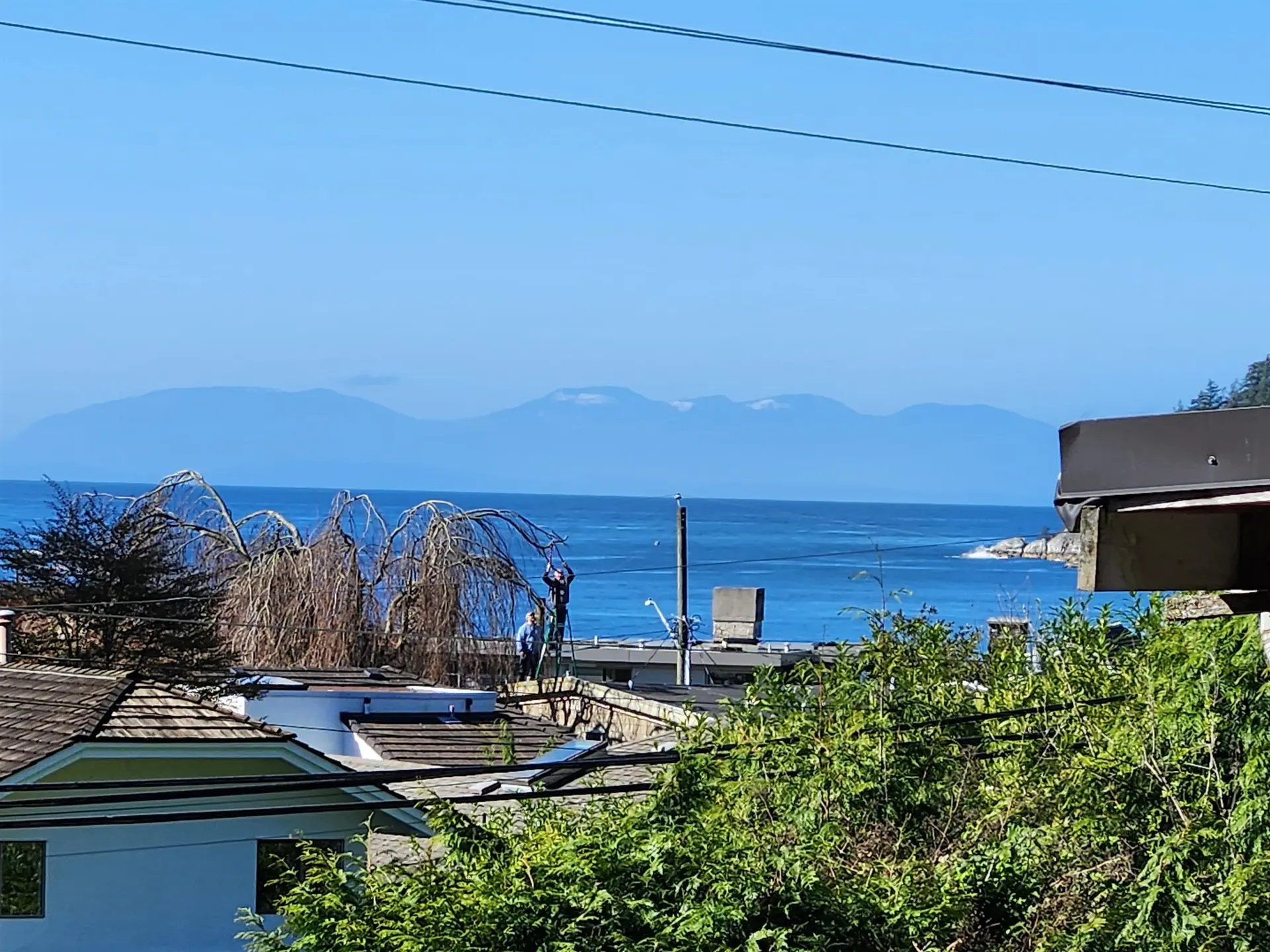 4405 Marine Drive - Image 8
