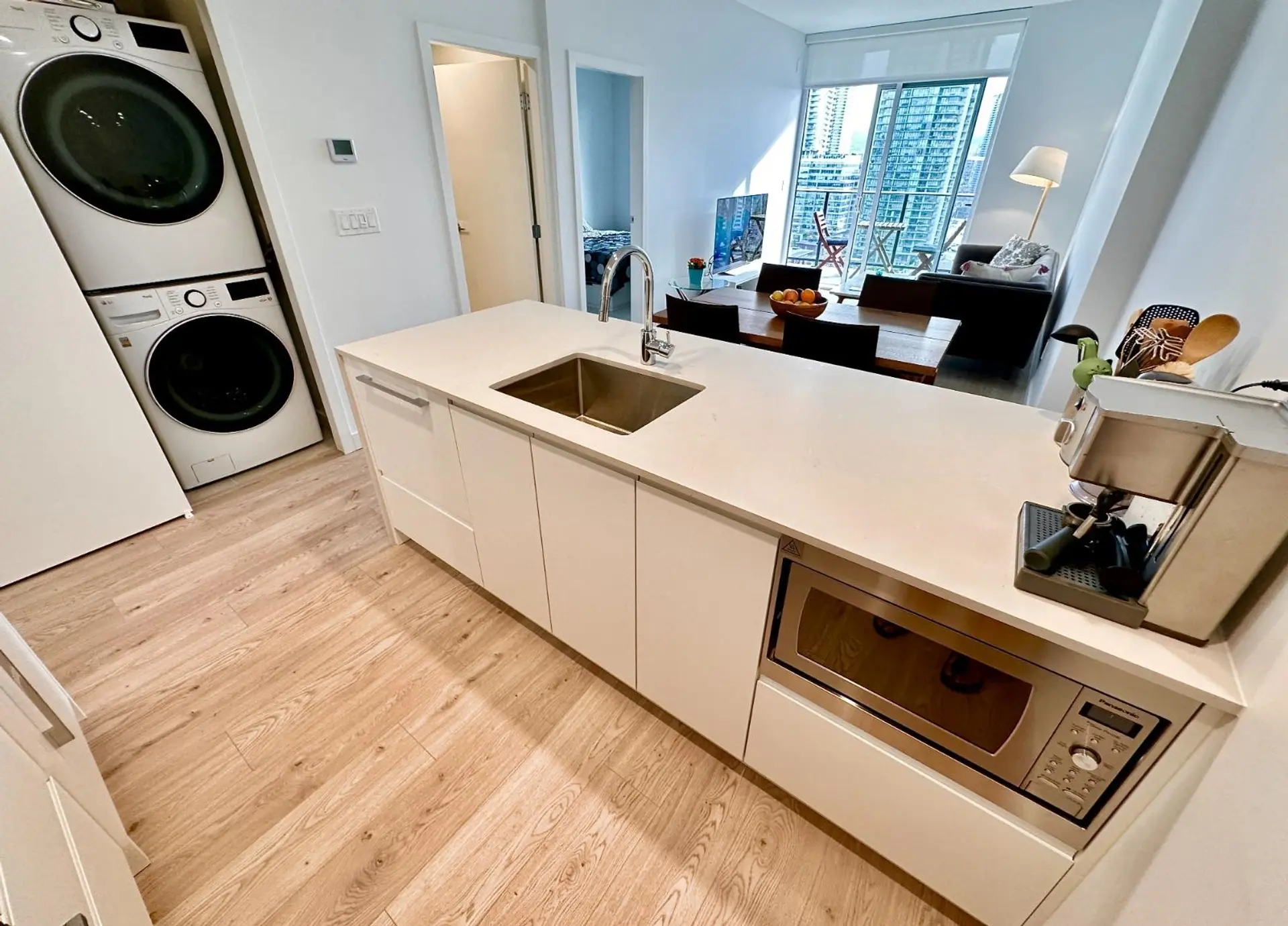 #2407 2181 Madison Avenue - Image 6