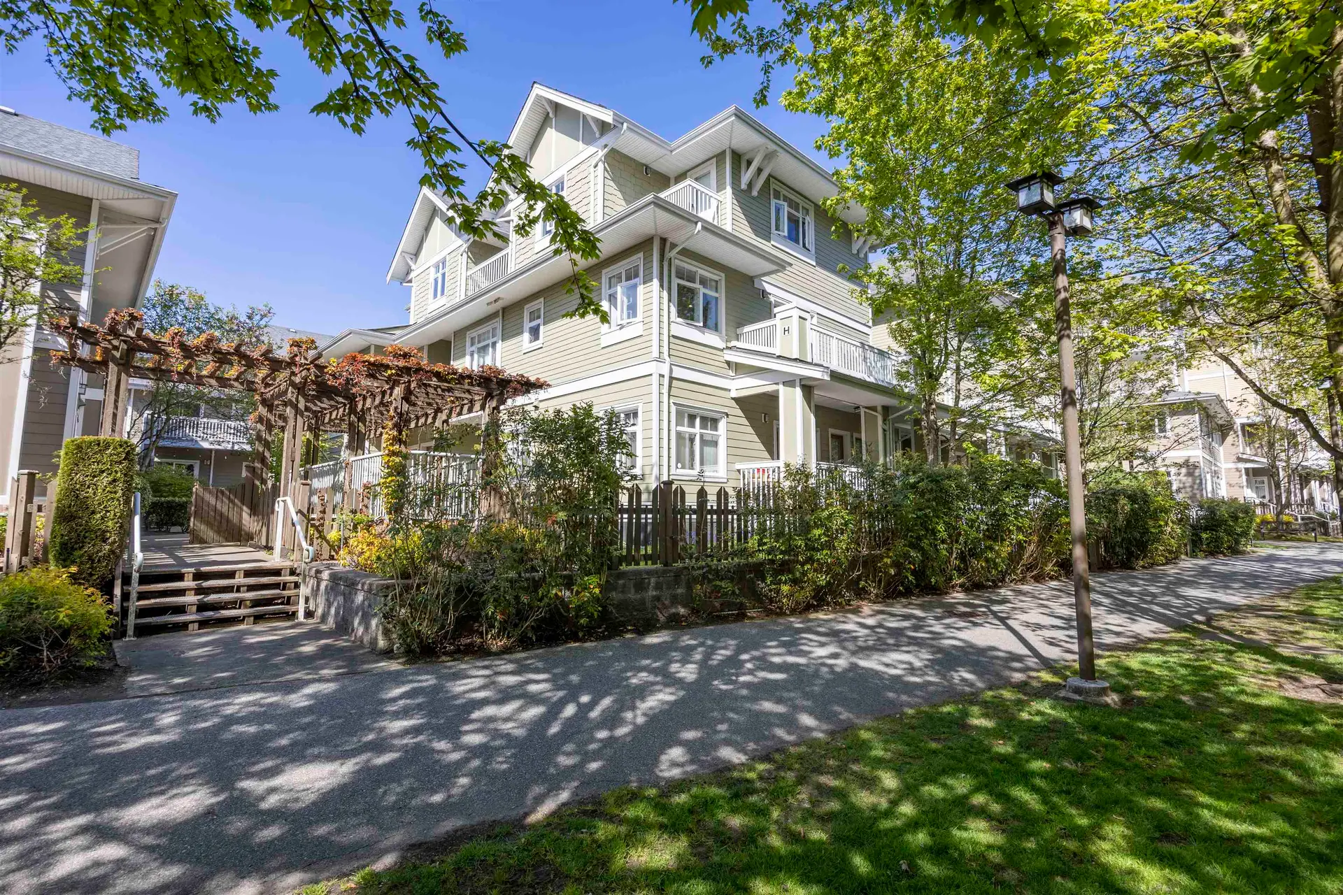 #141 7388 Macpherson Avenue - Image 16