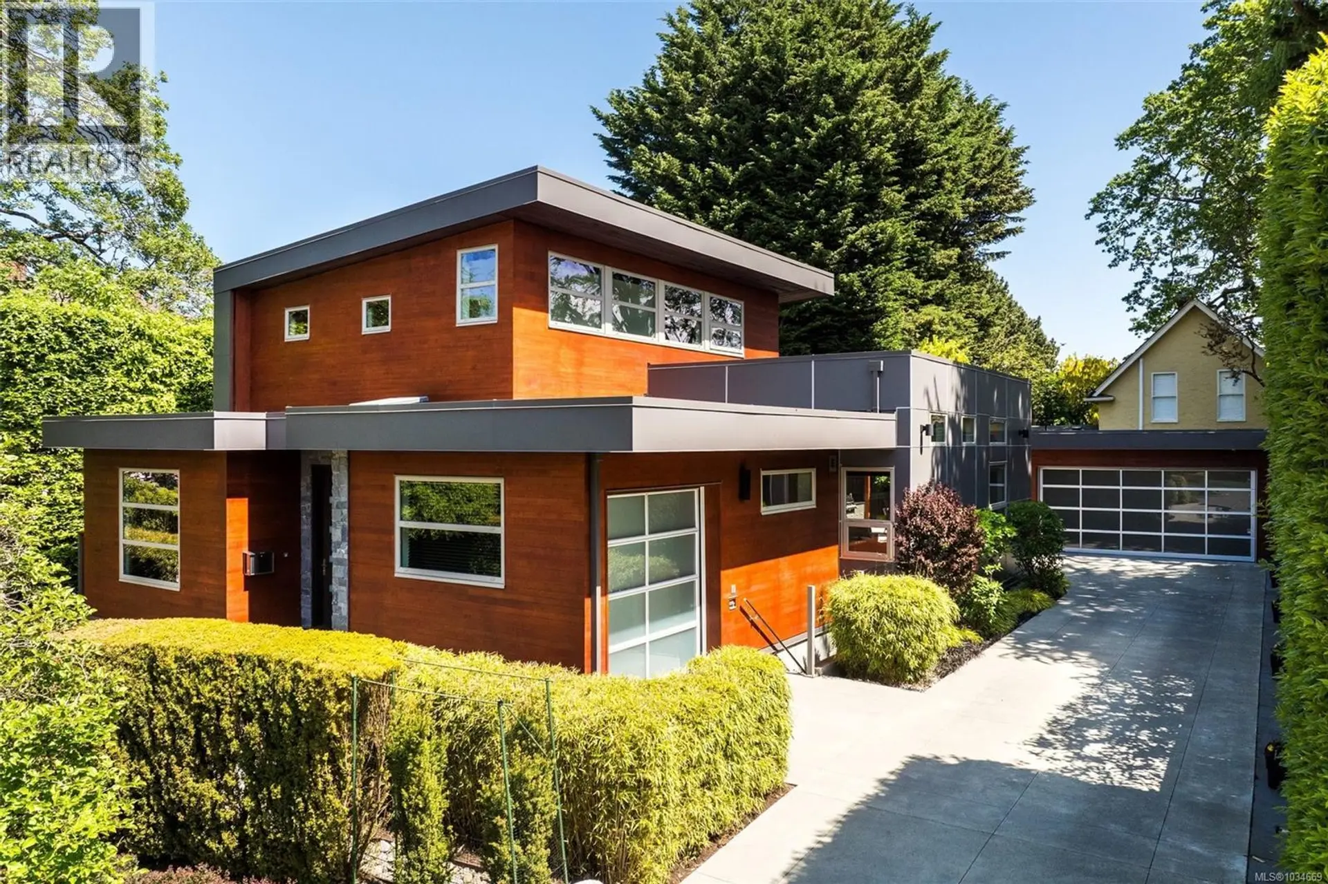 Property at 1395 Hampshire Rd, Oak Bay, BC