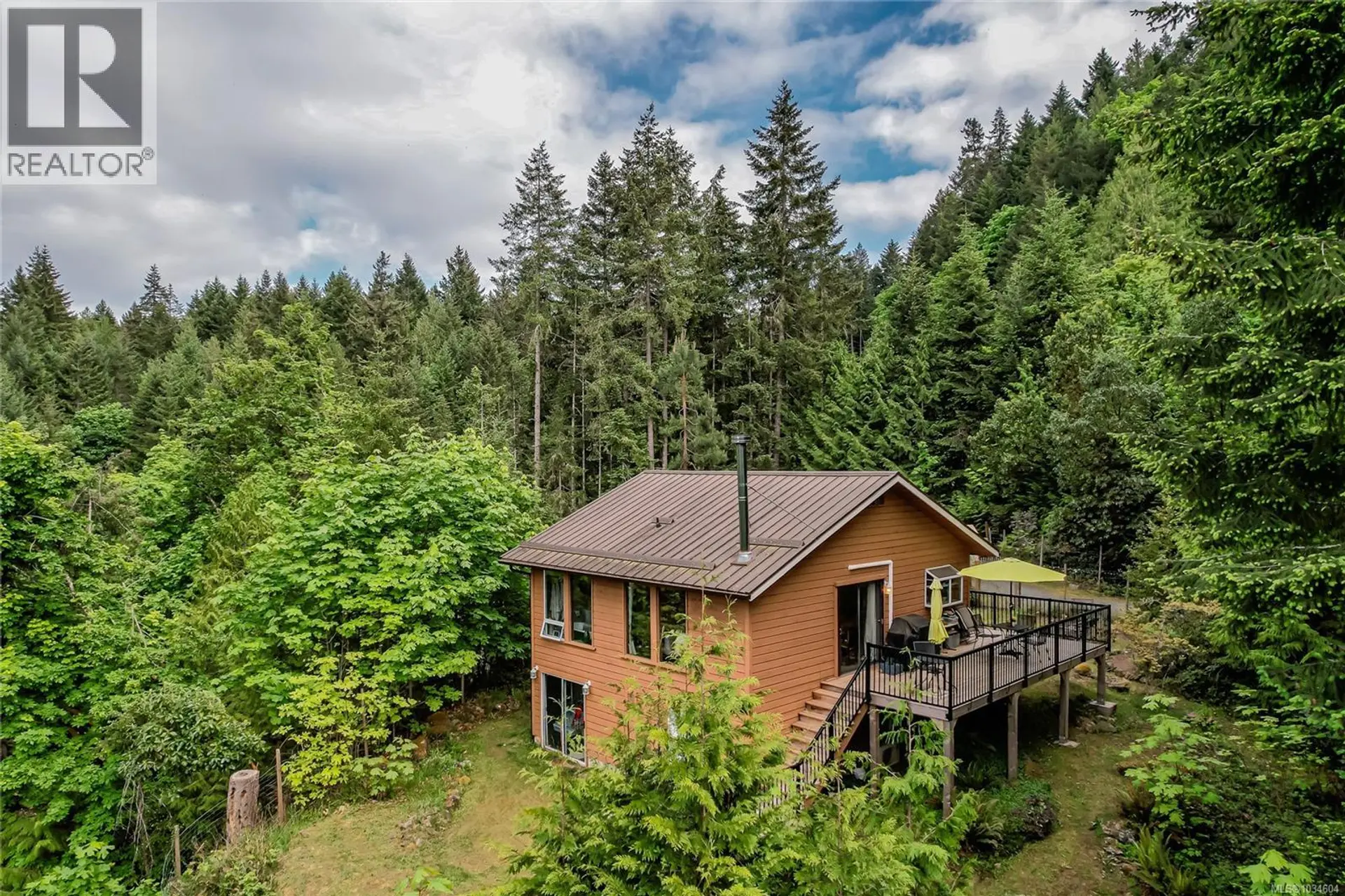 Property at 262 North View Pl, Salt Spring, BC