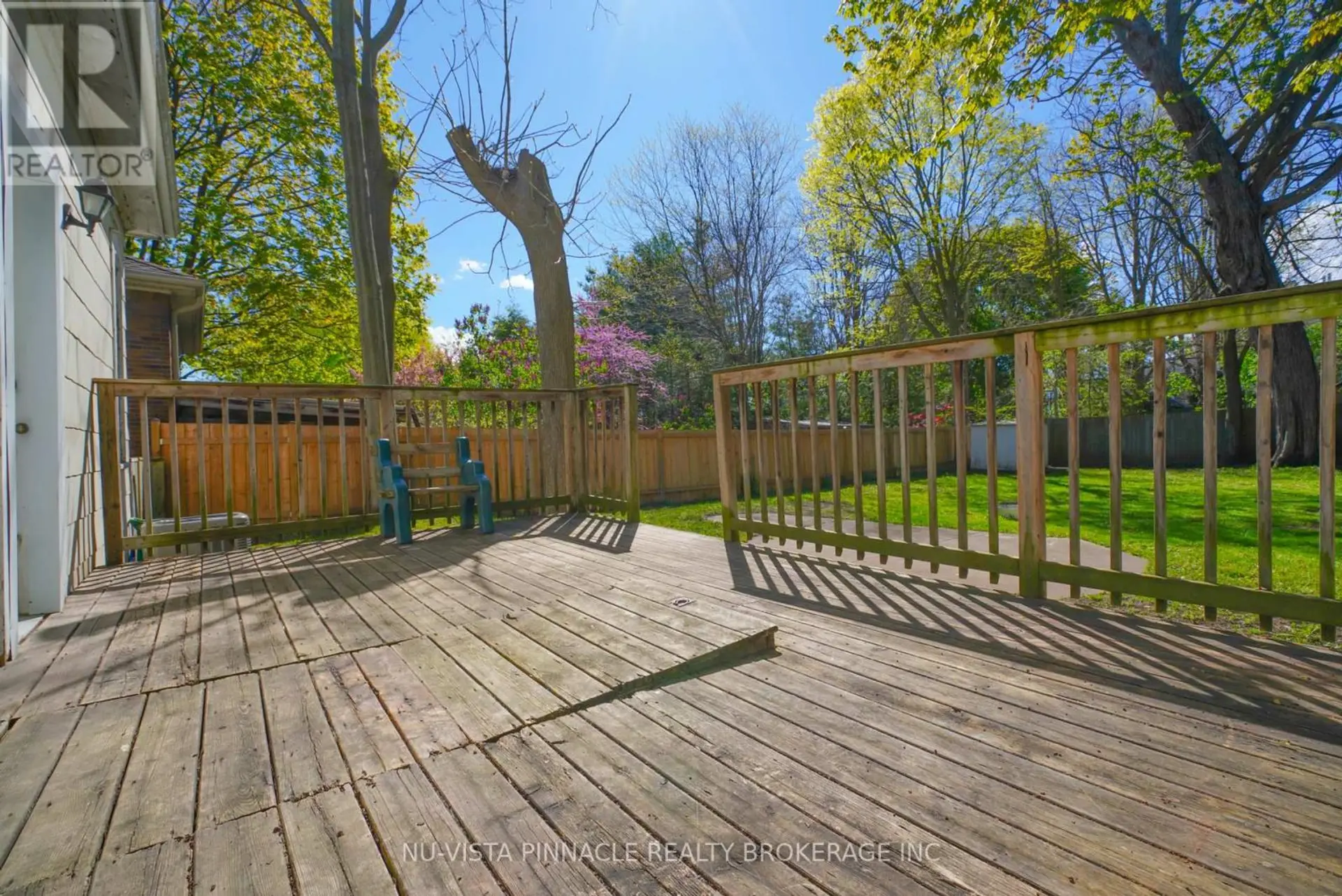 571 DUFFERIN AVENUE - Image 14