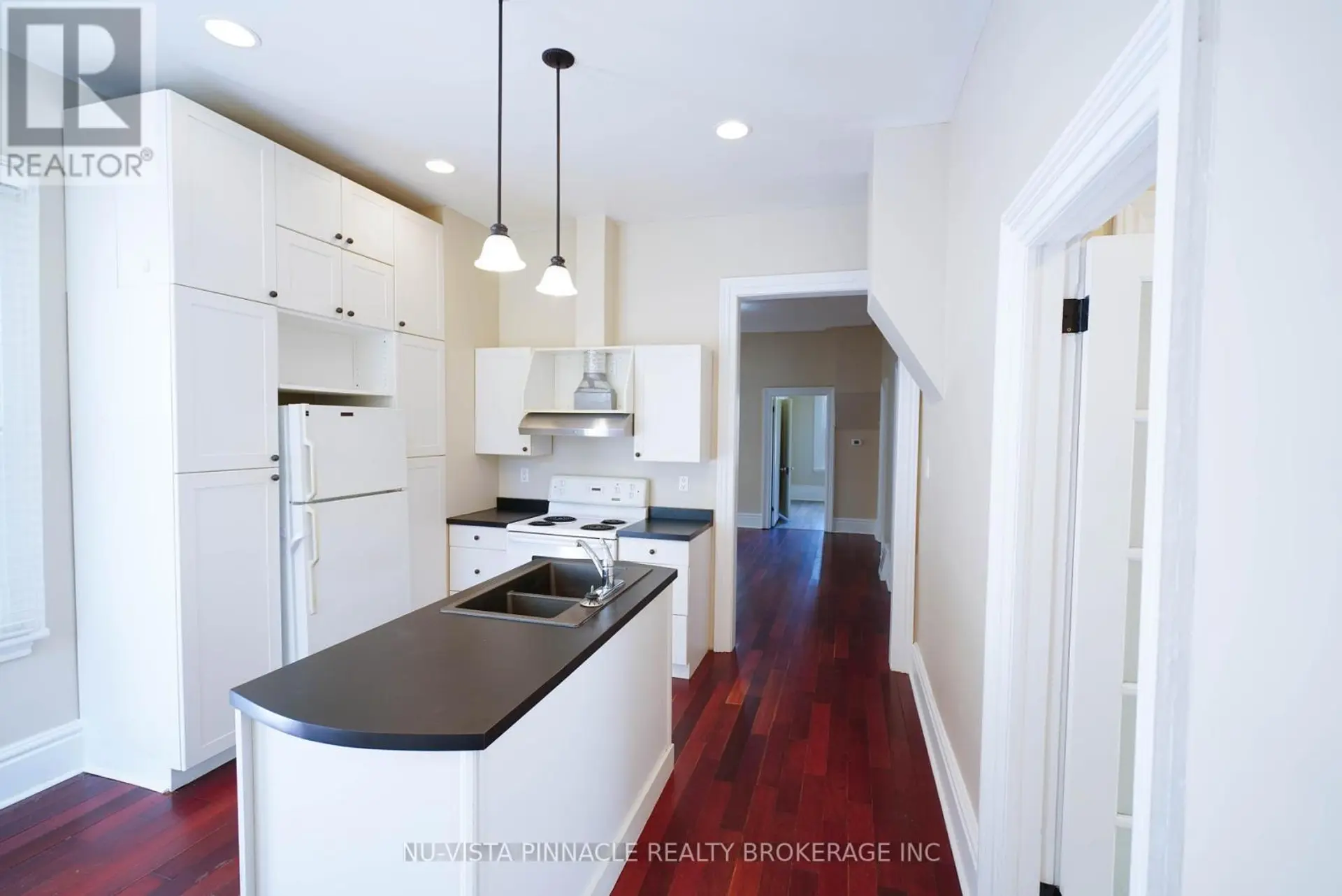 571 DUFFERIN AVENUE - Image 6