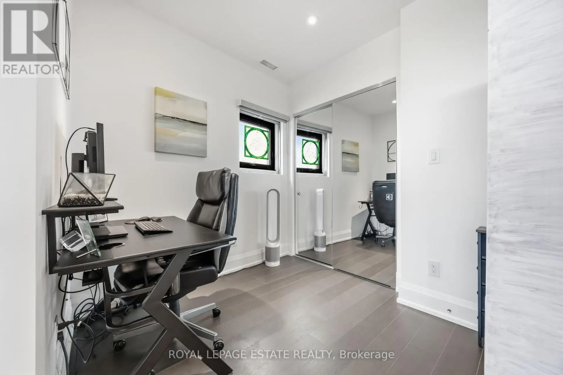 #511 365 BEECH AVENUE - Image 12