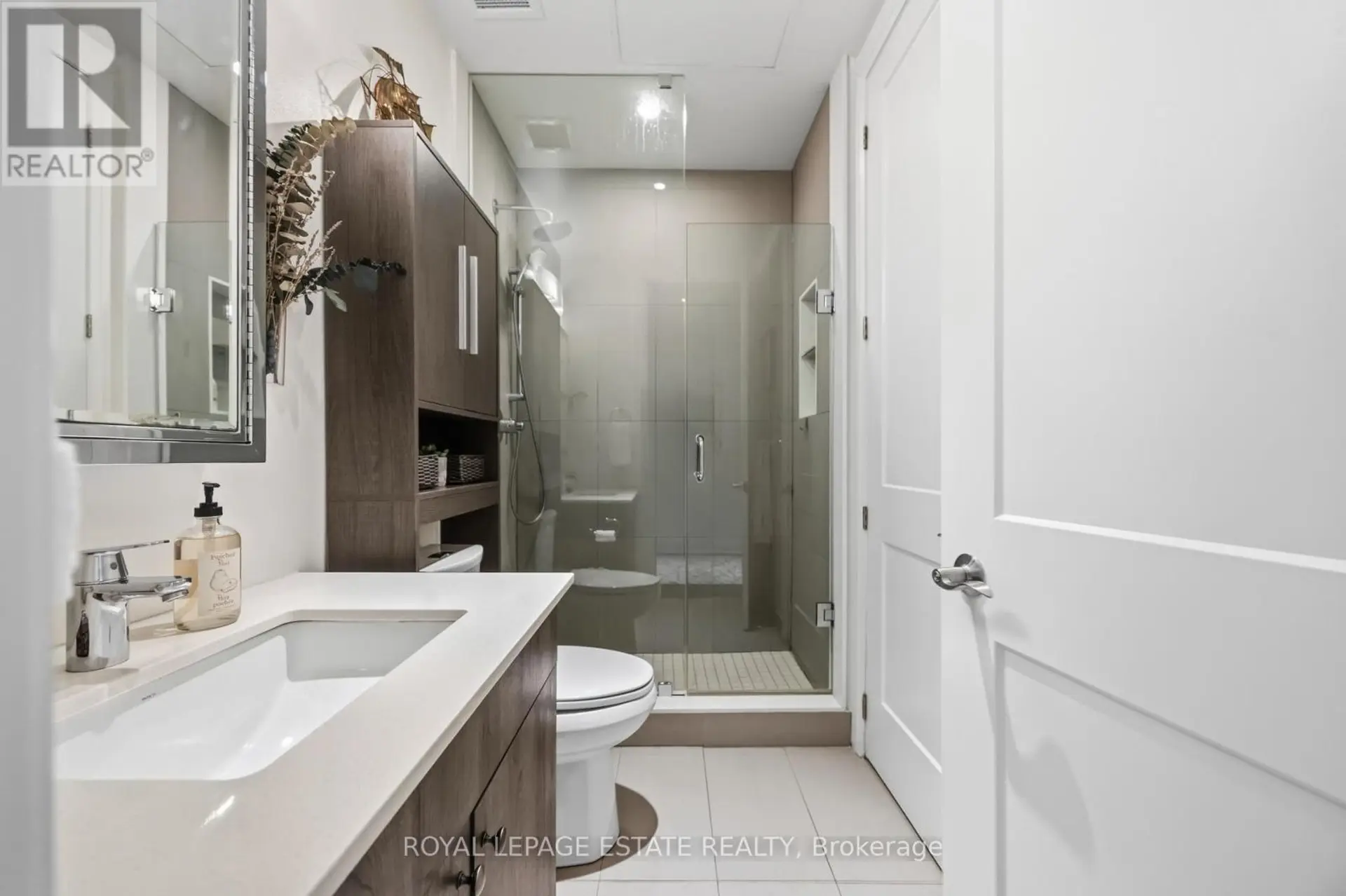 #511 365 BEECH AVENUE - Image 16
