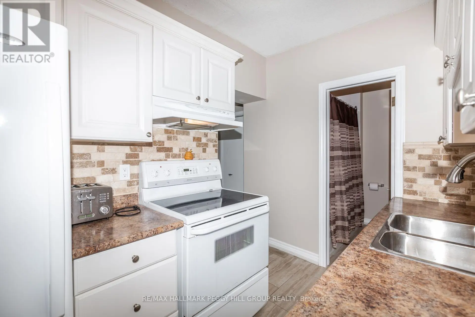 246 MARY STREET - Image 9