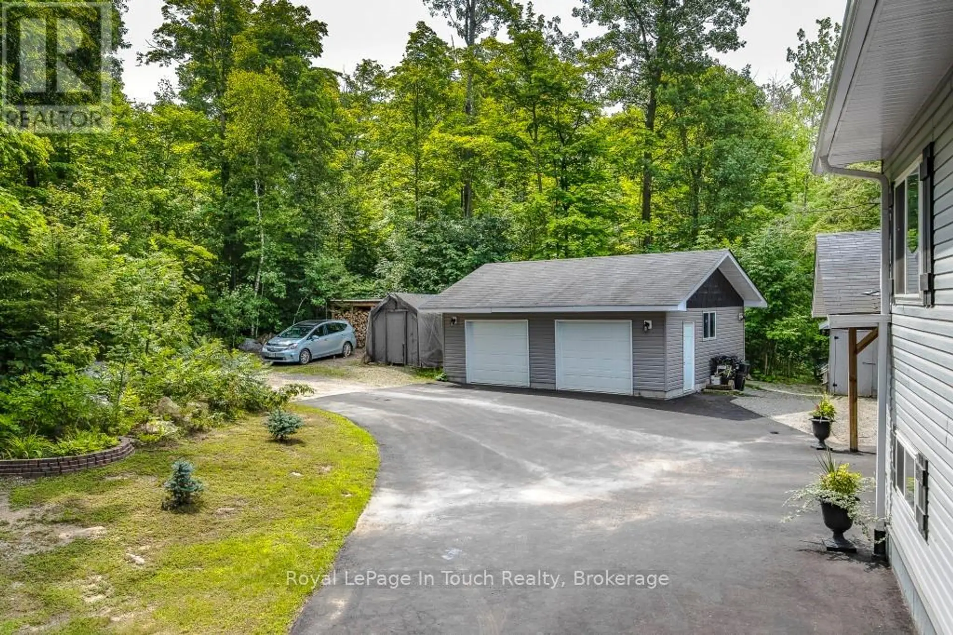 36 MEADOWS AVENUE - Image 3