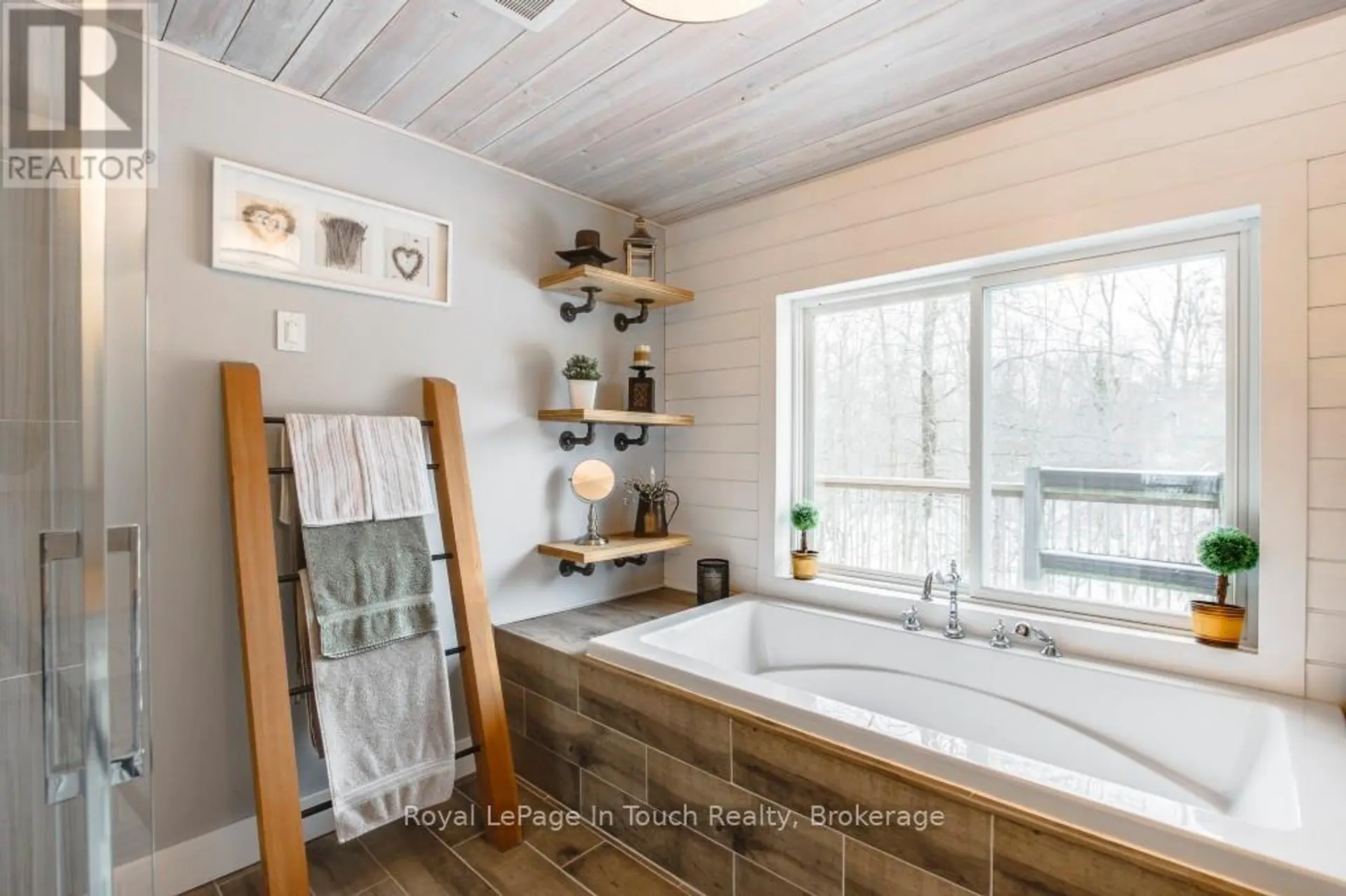 36 MEADOWS AVENUE - Image 9