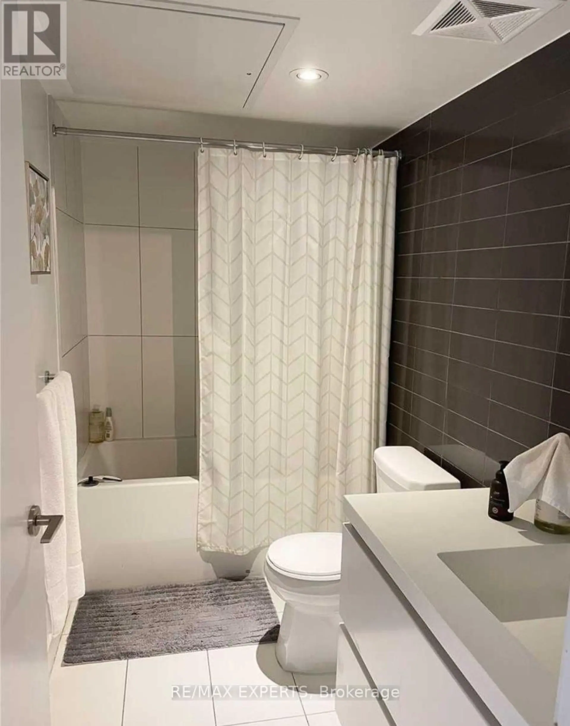 #805 85 QUEENS WHARF ROAD - Image 13