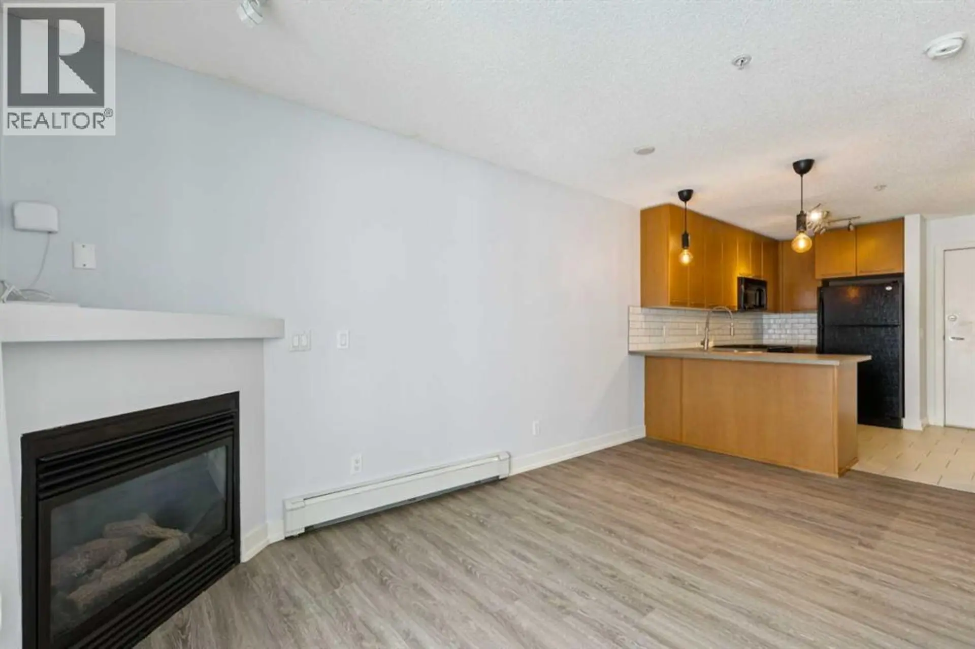 #205 35 Richard Court SW - Image 5