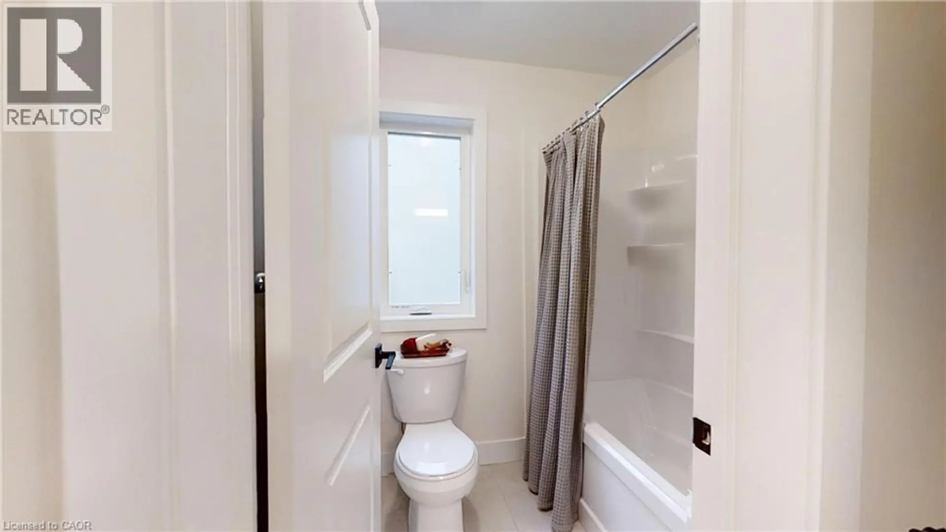 9 CHRISTOPHER Court - Image 19