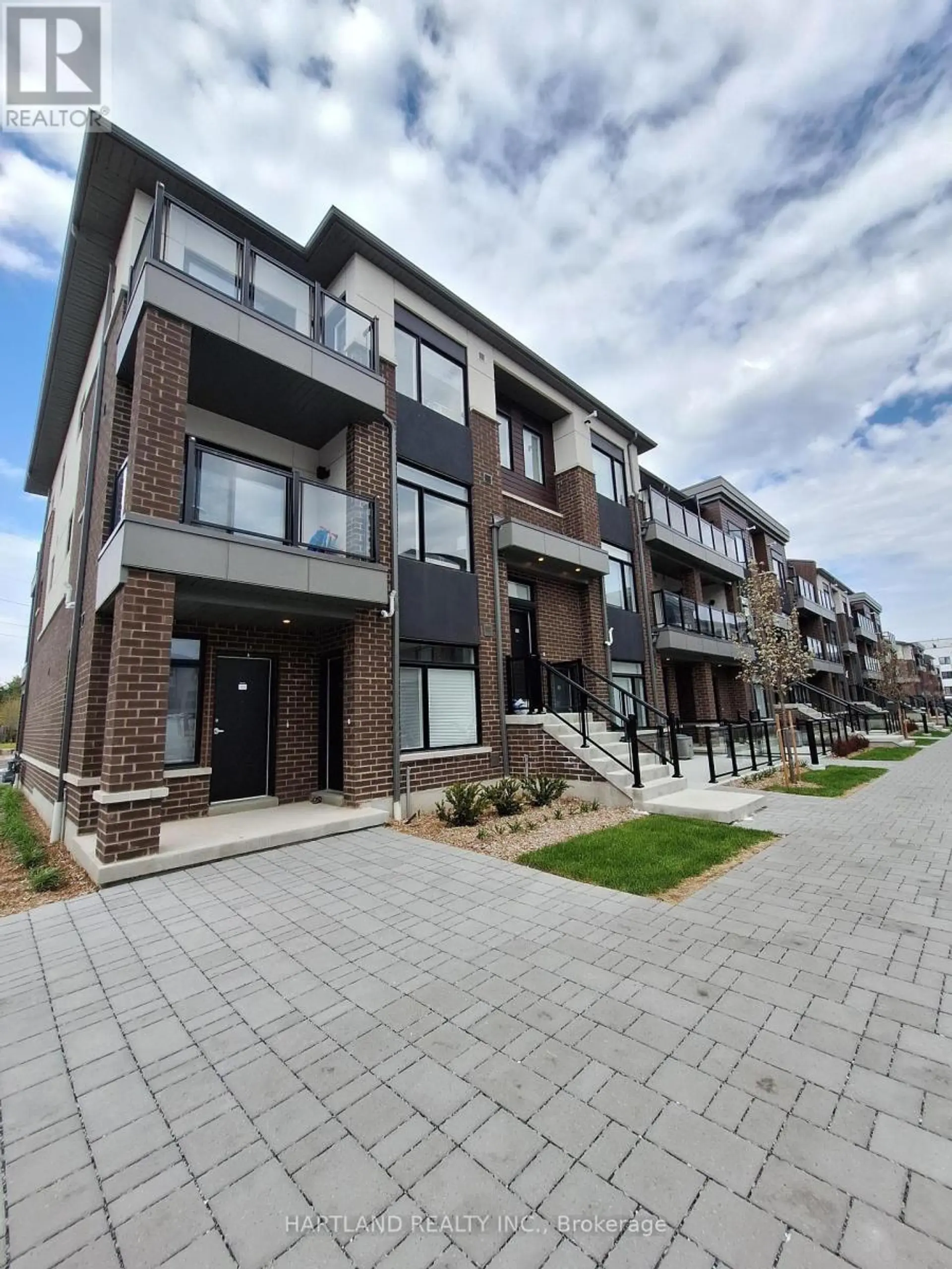 #1409 1695 DERSAN STREET - Image 2
