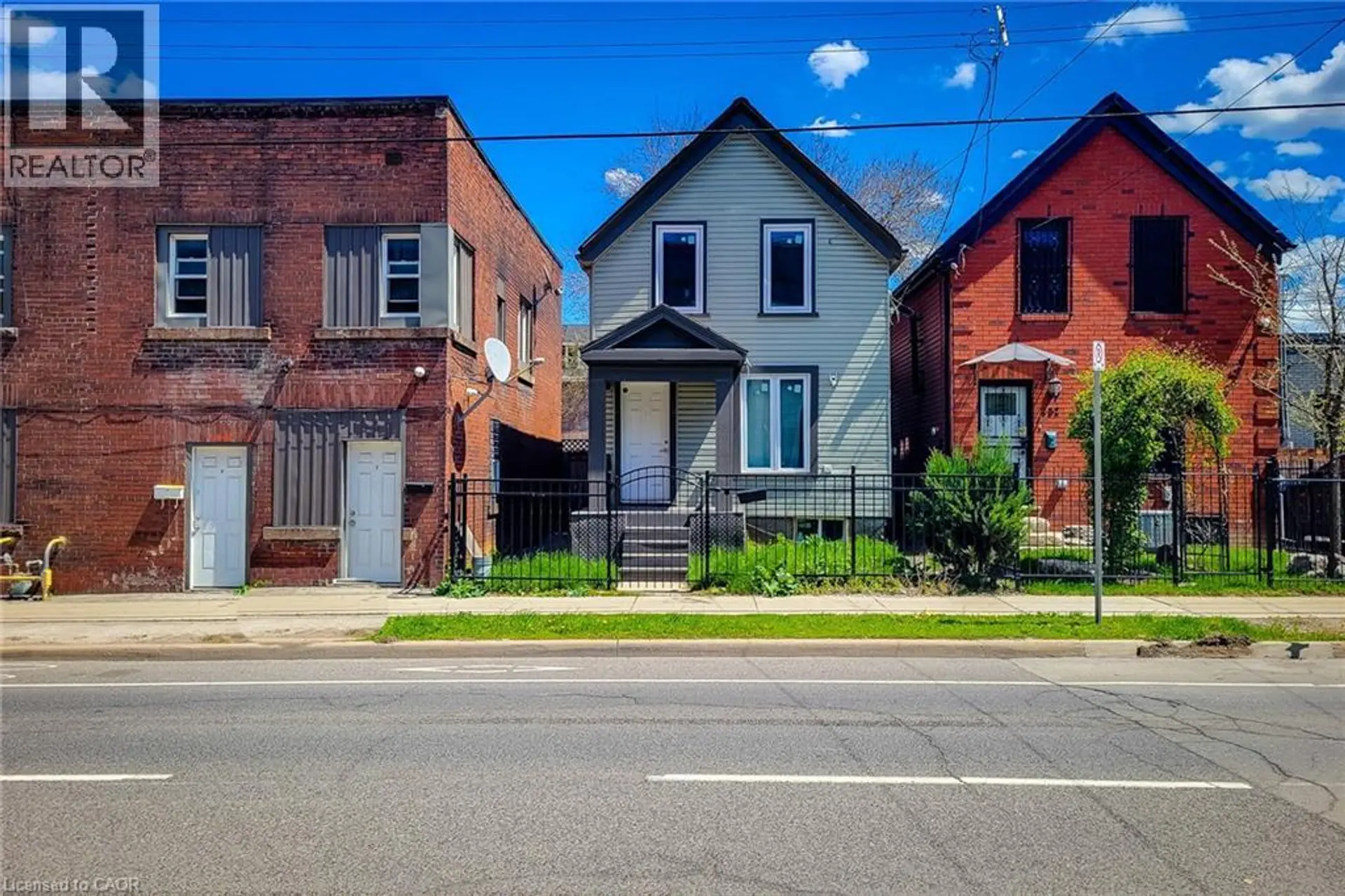 334 GAGE Avenue N - Image 1