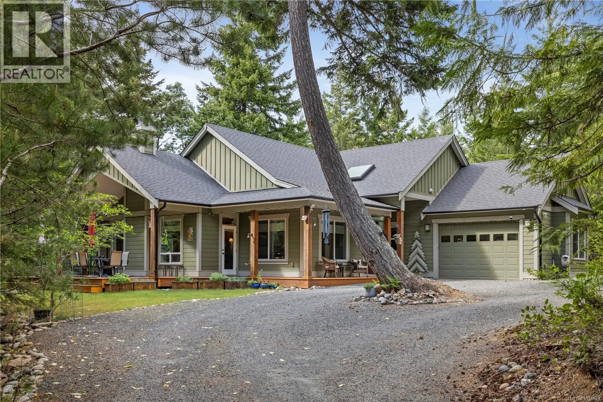 Property at 1703 Peligren Pl, Qualicum Beach, BC