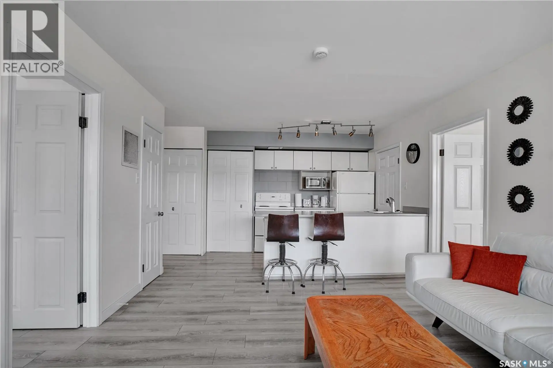 #103 120 C AVENUE N - Image 4