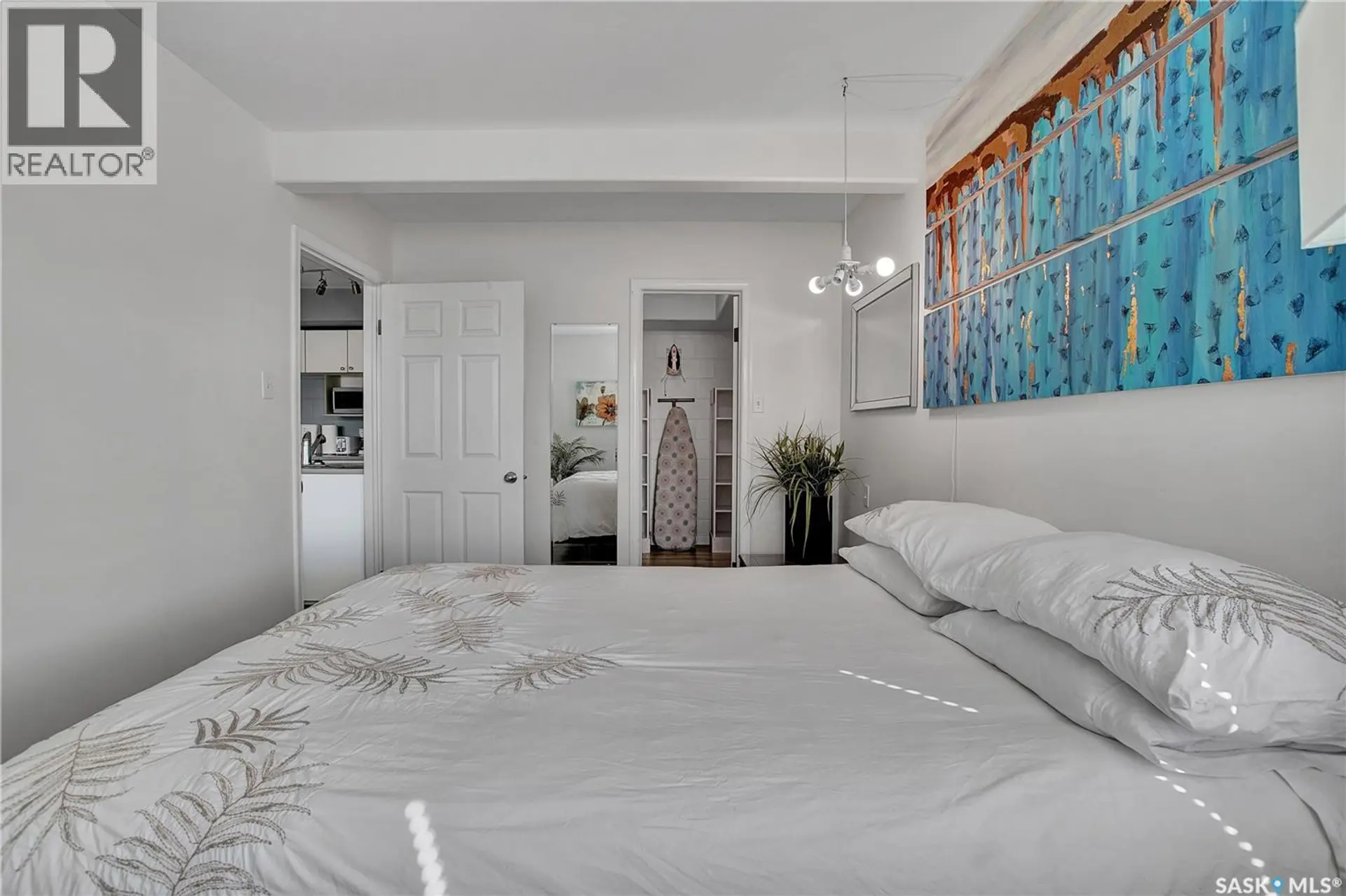 #103 120 C AVENUE N - Image 8