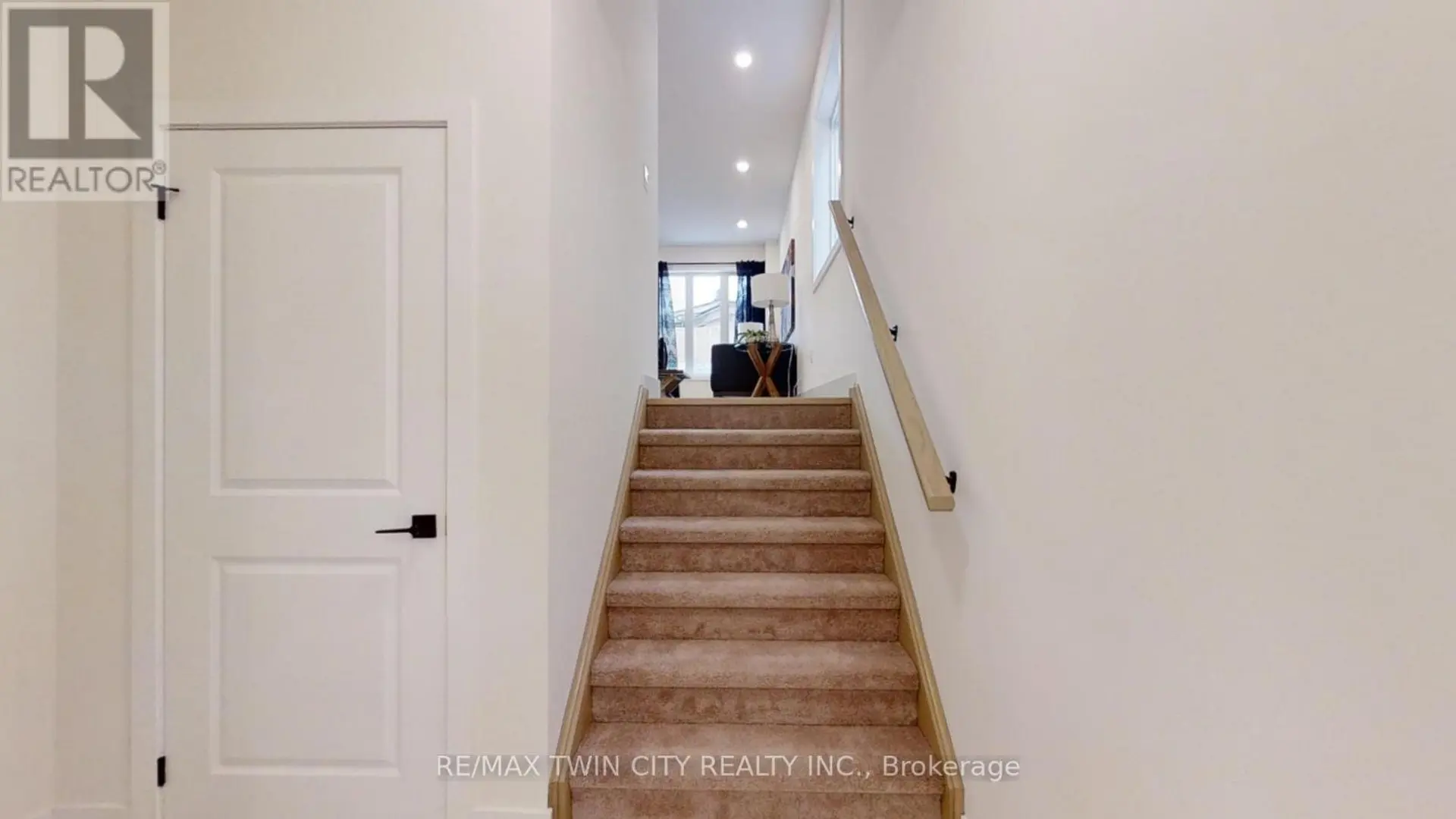 9 CHRISTOPHER COURT - Image 2