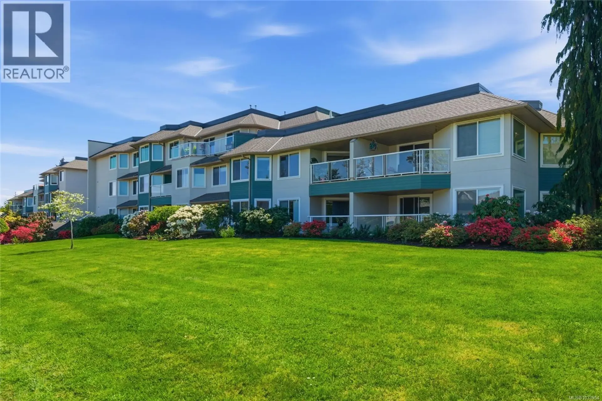 Property at #101 134 Fifth Ave E, Qualicum Beach, BC